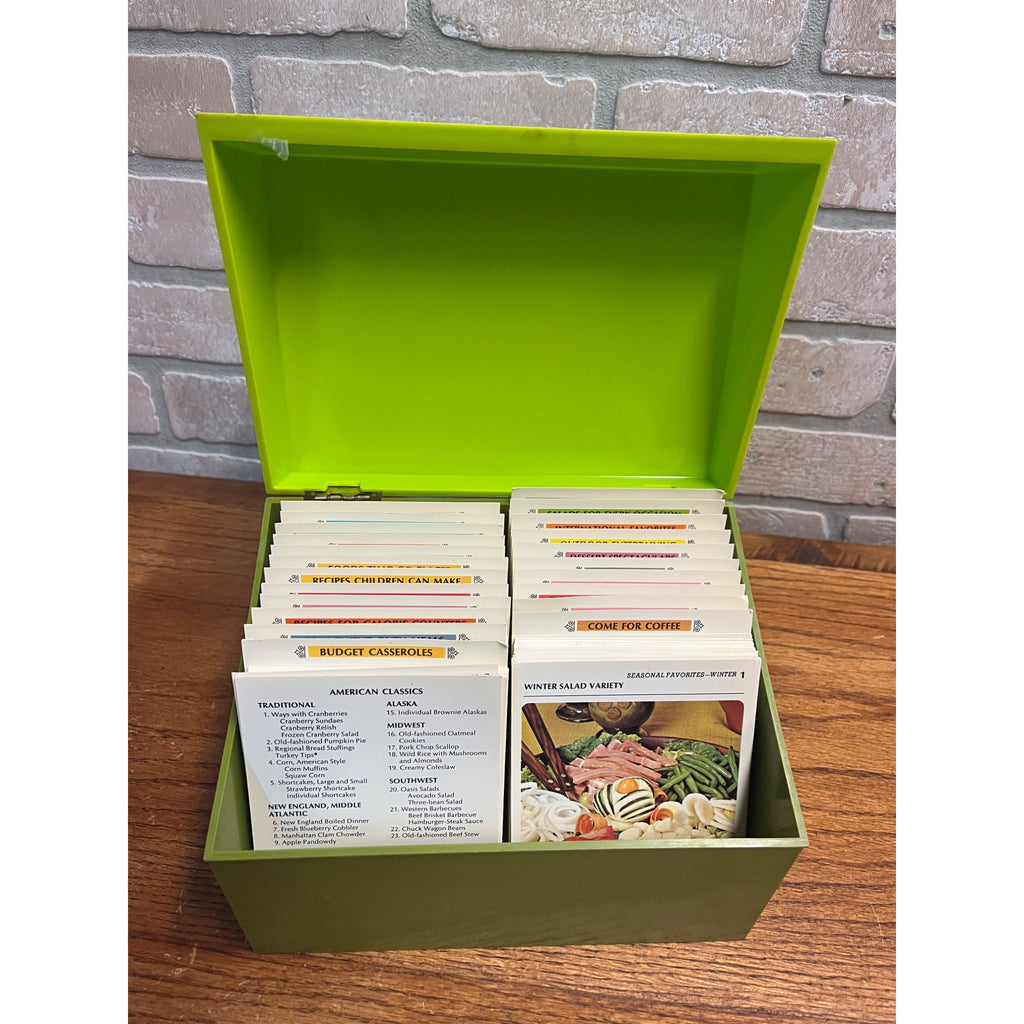 Vintage Betty Crocker Recipe Card Library Green Plastic Box w/ Cards MCM