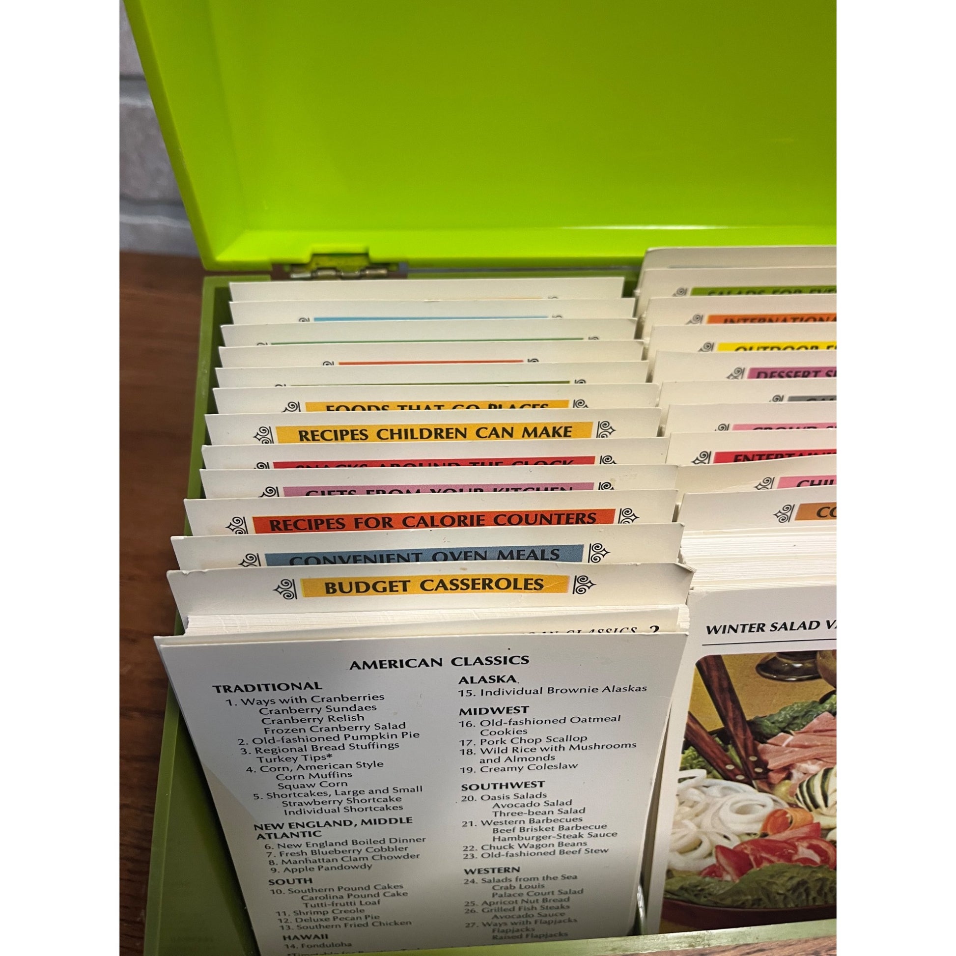 Vintage Betty Crocker Recipe Card Library Green Plastic Box w/ Cards MCM