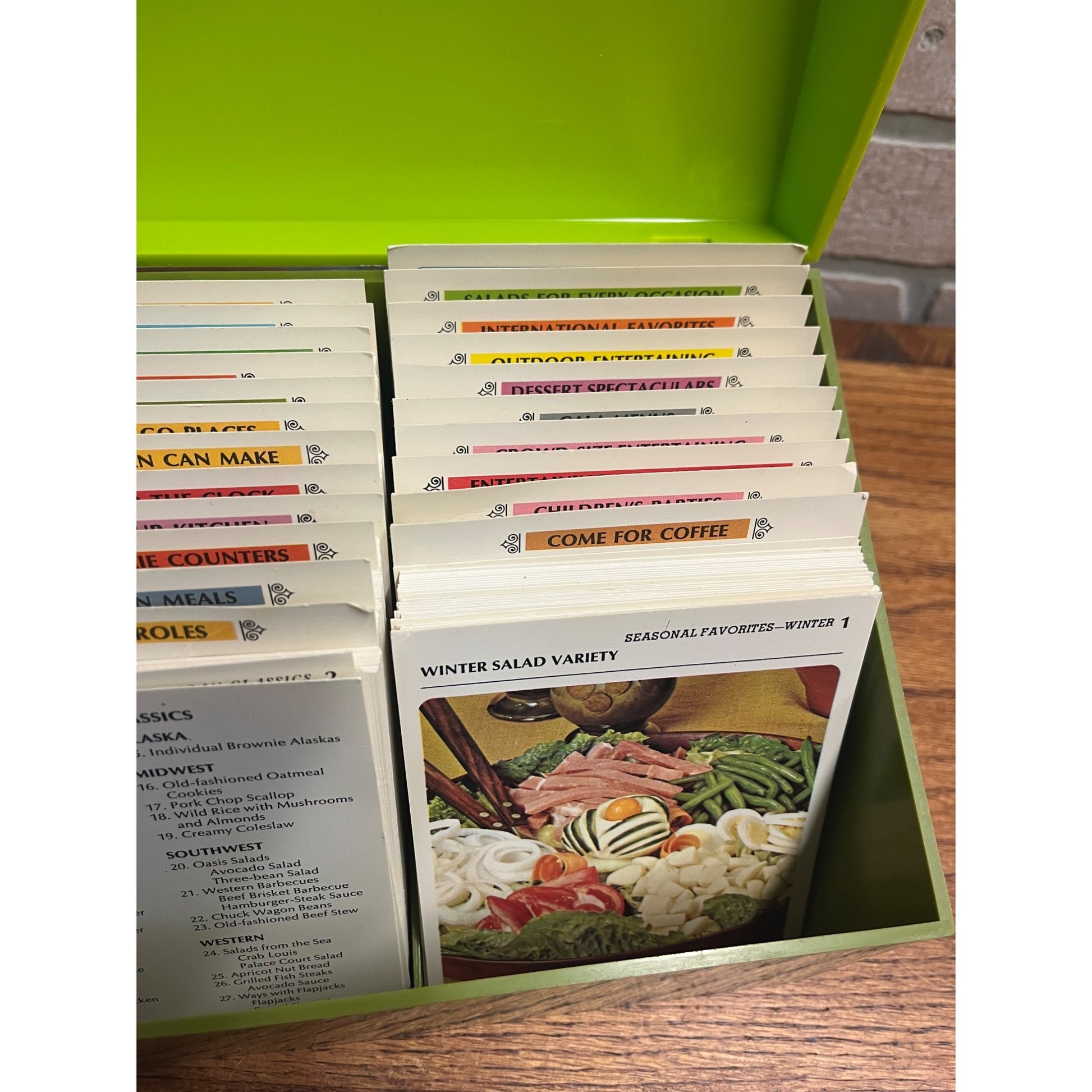 Vintage Betty Crocker Recipe Card Library Green Plastic Box w/ Cards MCM
