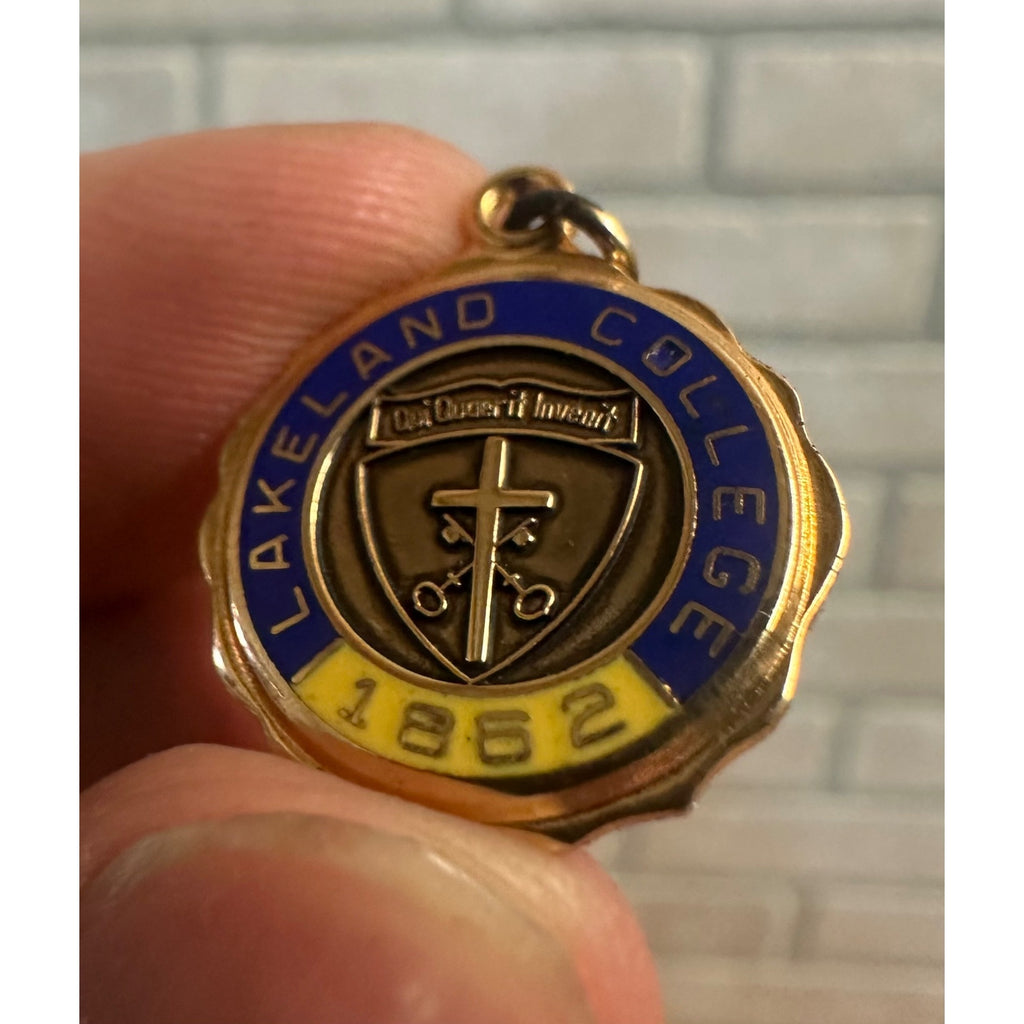 Vintage 10k Yellow Gold Lakeland College Charm Pendant 3.36 Grams