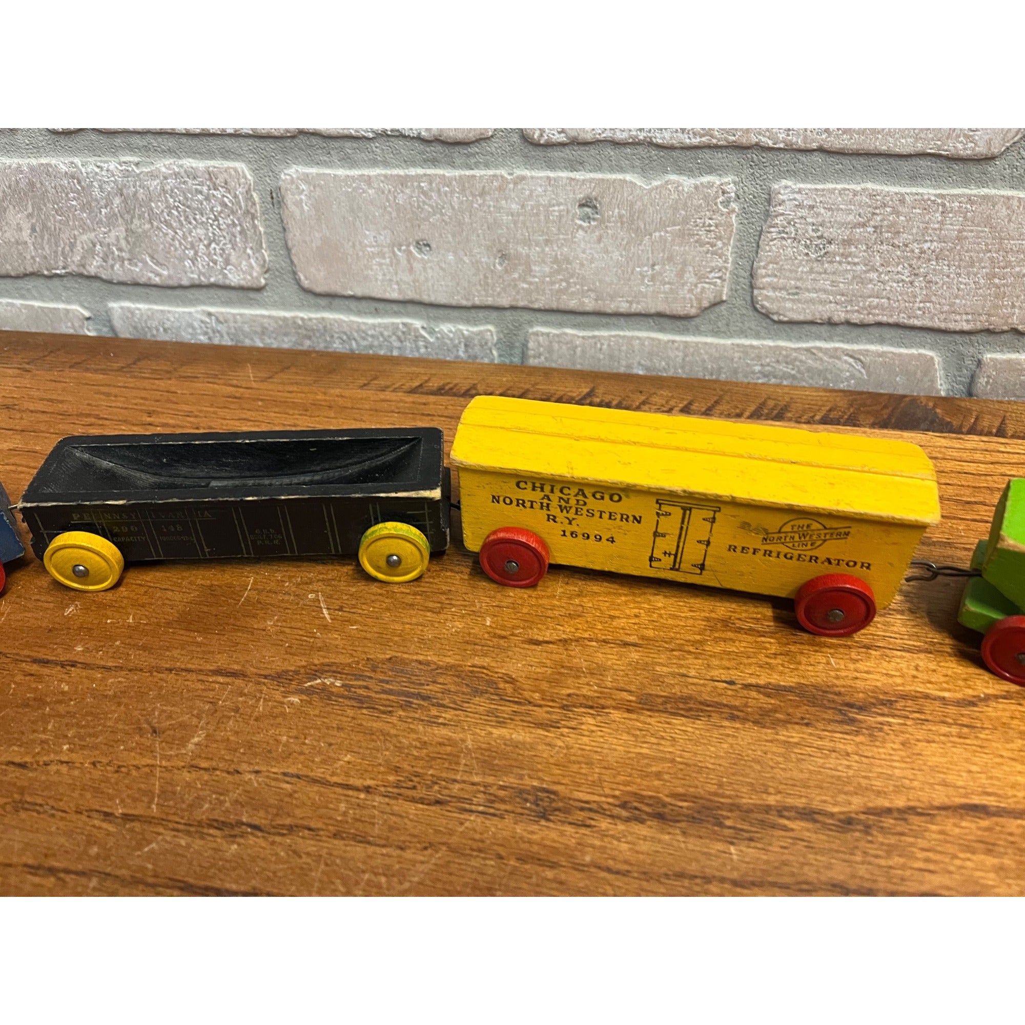 Vintage 1950s Strombecker Lines Railroad 6pc Wooden Toy Train Engine Set