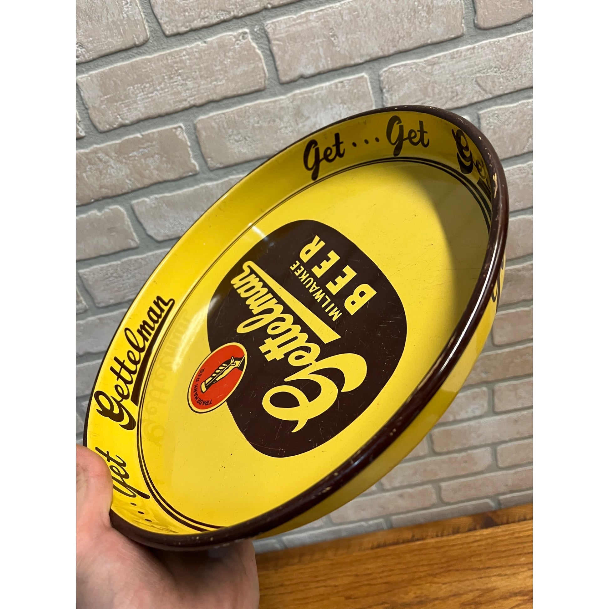 Vintage 1950s Gettelman Milwaukee Beer 12" Tray Advertising "Get...Get.."