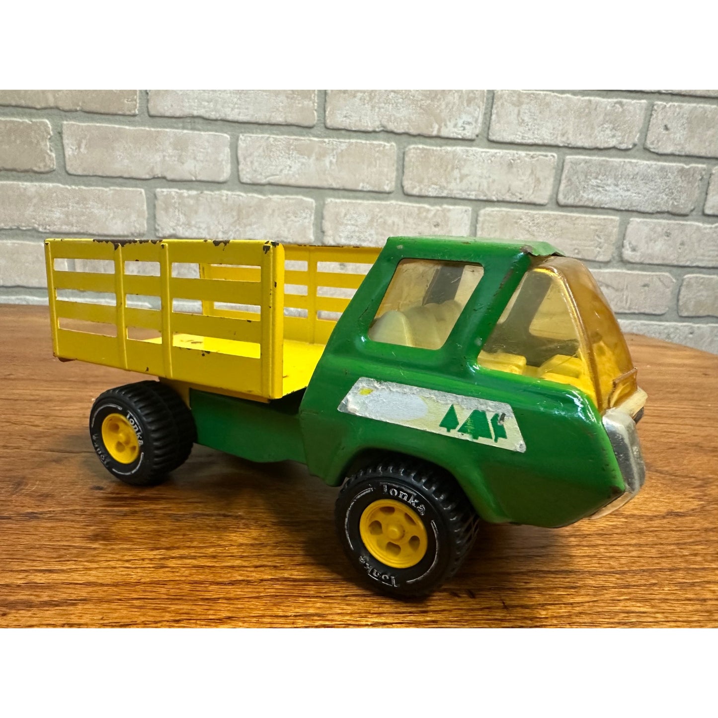 Vintage 1970's Green & Yellow Tonka Farm Forest Tree Tilt Bed Stake Truck