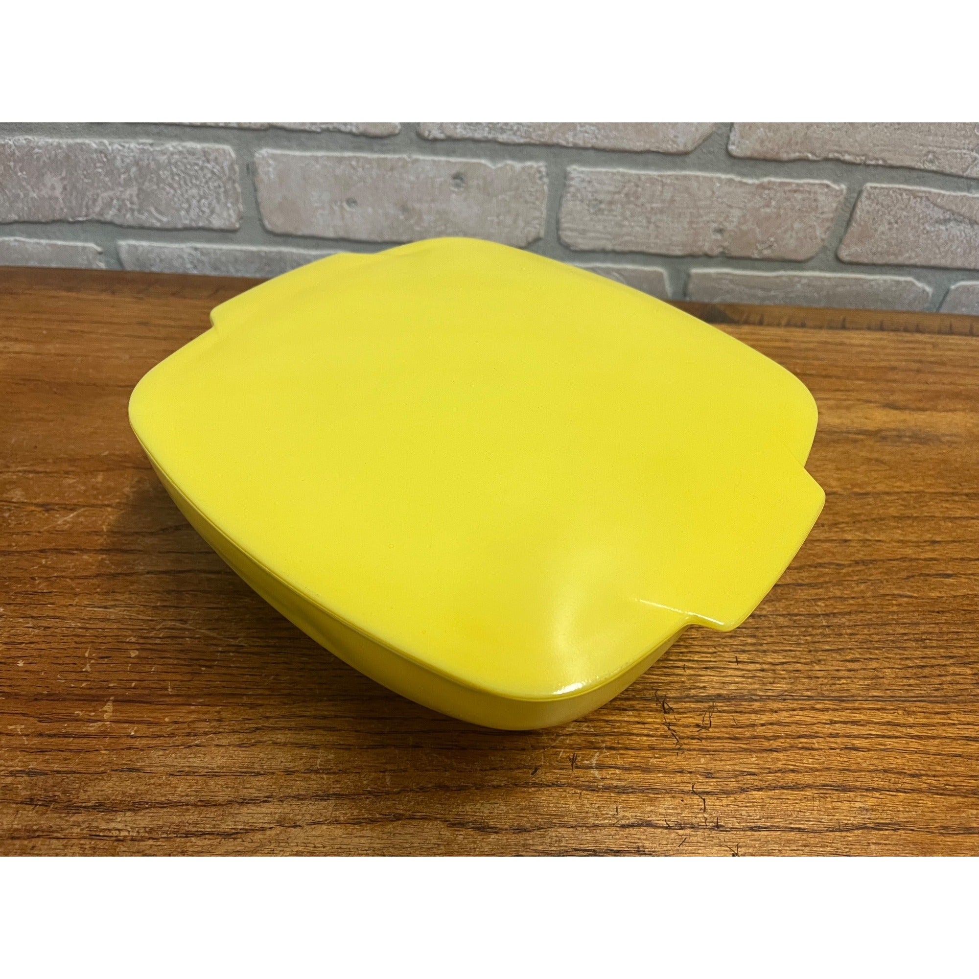 Vintage Yellow Pyrex Square Hostess 2.5 Quart Casserole Dish and Lid 525B Mid-Century Ovenware