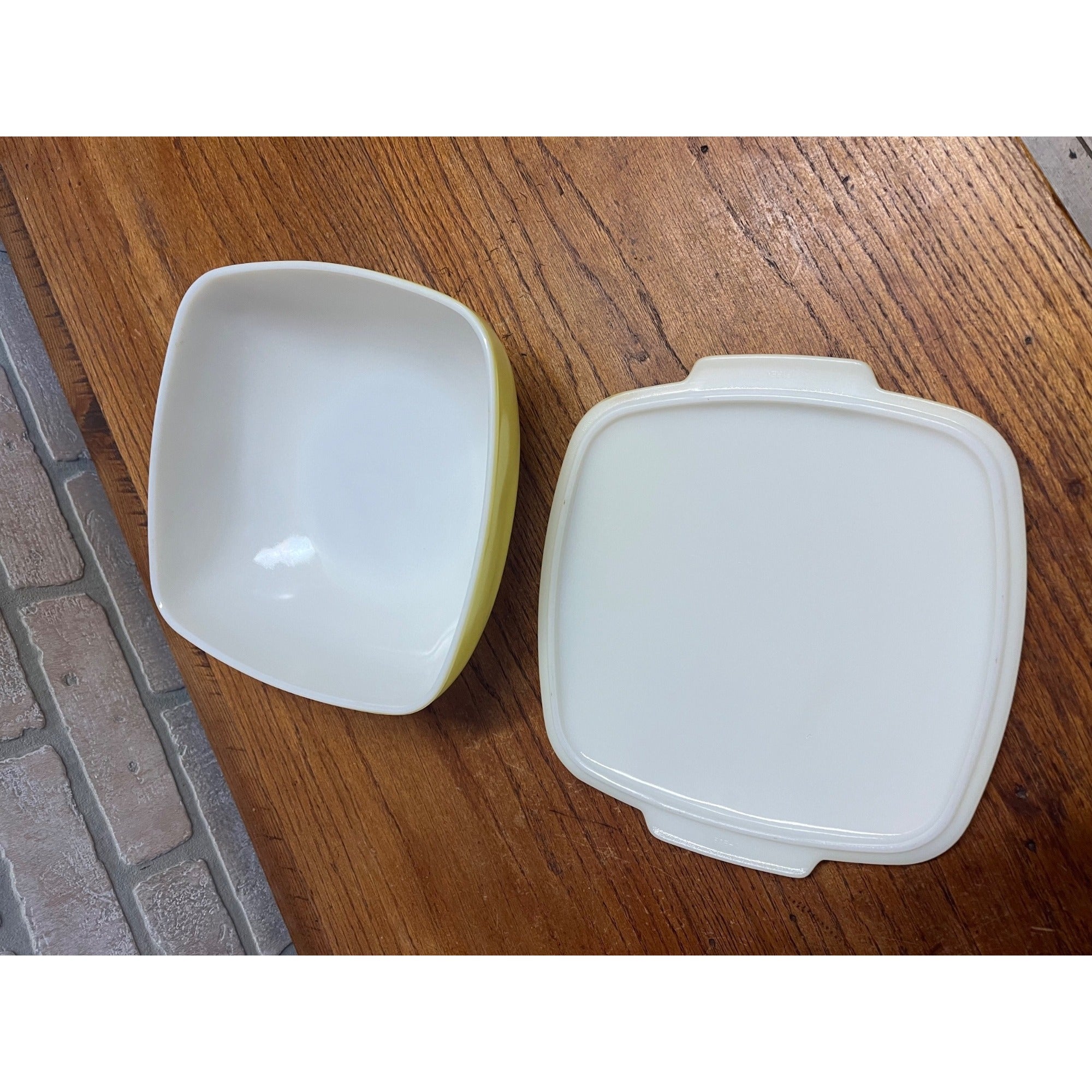 Vintage Yellow Pyrex Square Hostess 2.5 Quart Casserole Dish and Lid 525B Mid-Century Ovenware