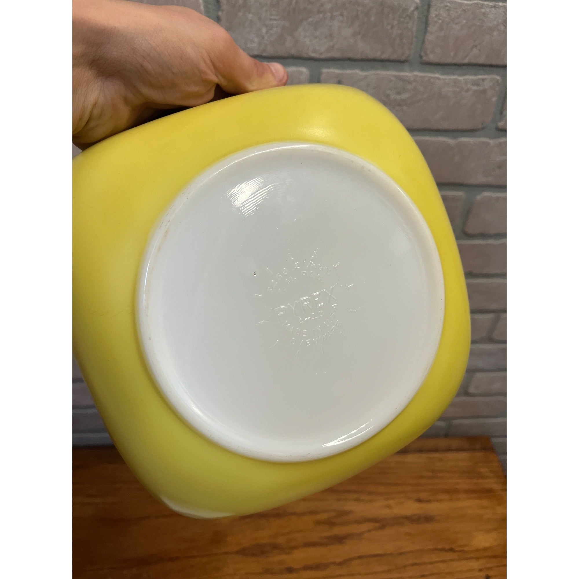 Vintage Yellow Pyrex Square Hostess 2.5 Quart Casserole Dish and Lid 525B Mid-Century Ovenware