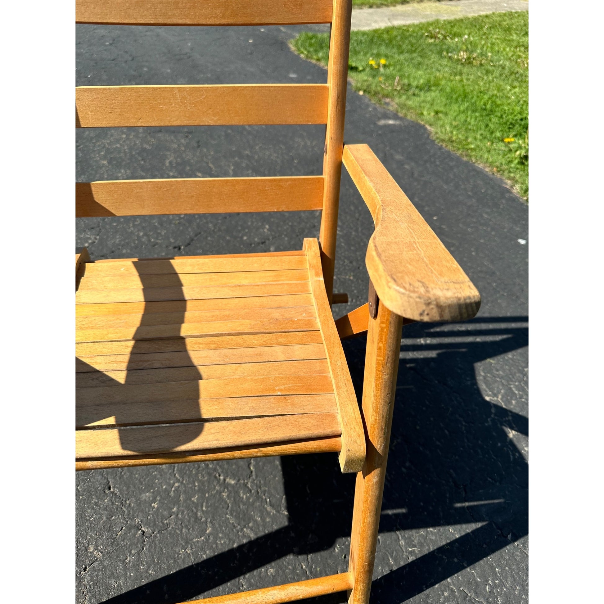Vintage Child's Wooden Slat Folding Deck Lawn Beach Chair