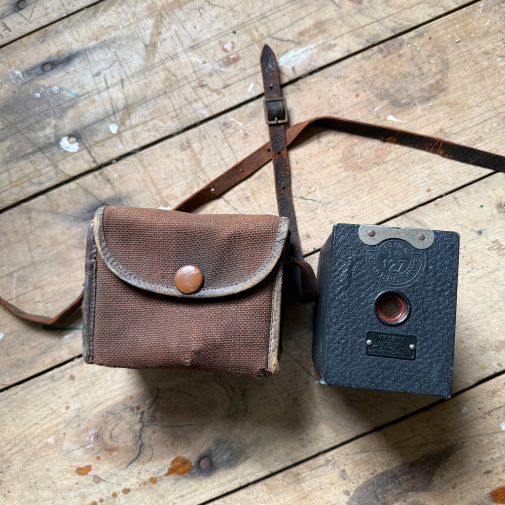 Vintage Canadian Kodak Brownie Model No 0  w/ Carrying Case