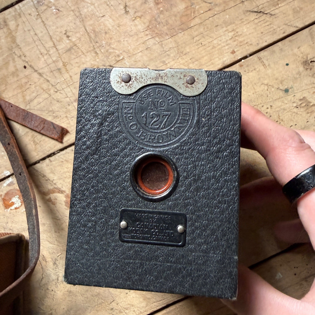 Vintage Canadian Kodak Brownie Model No 0  w/ Carrying Case