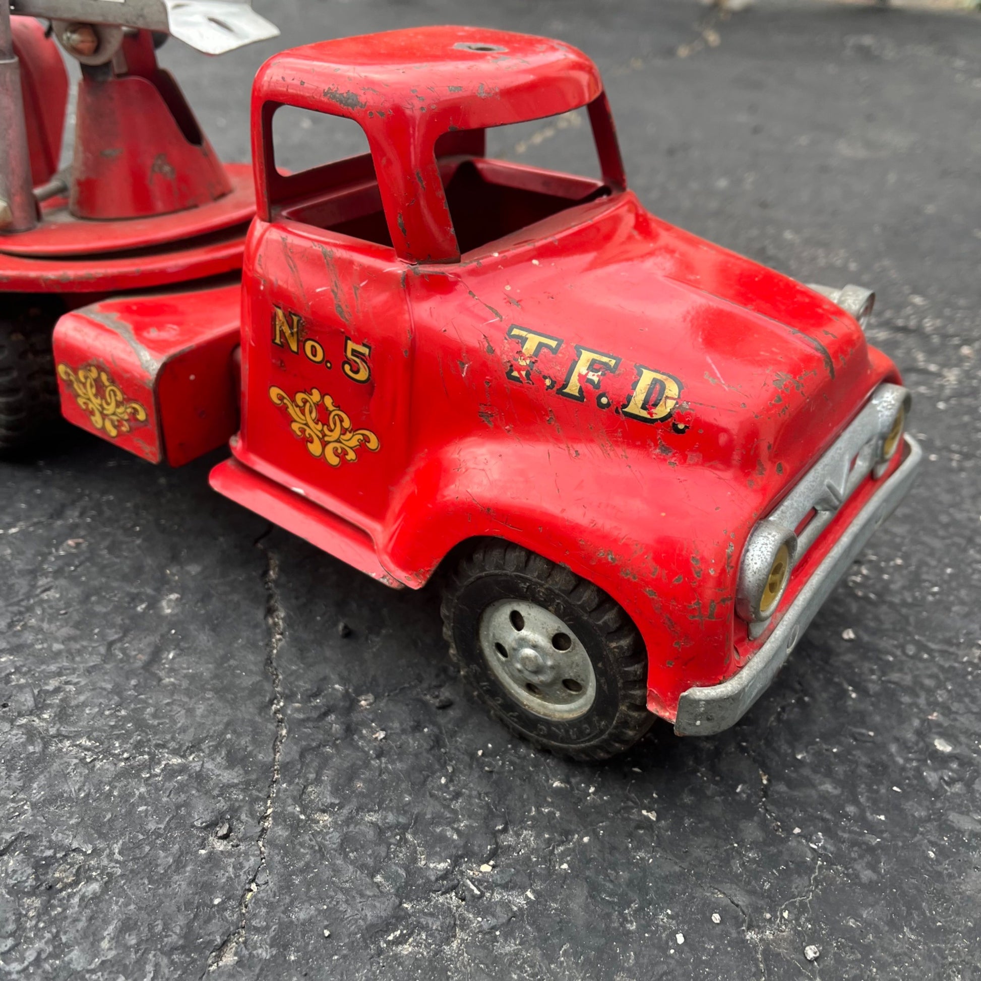 Vintage 1950s Tonka Aerial Ladder Fire Truck No. 5 TFD Pressed Steel Toy