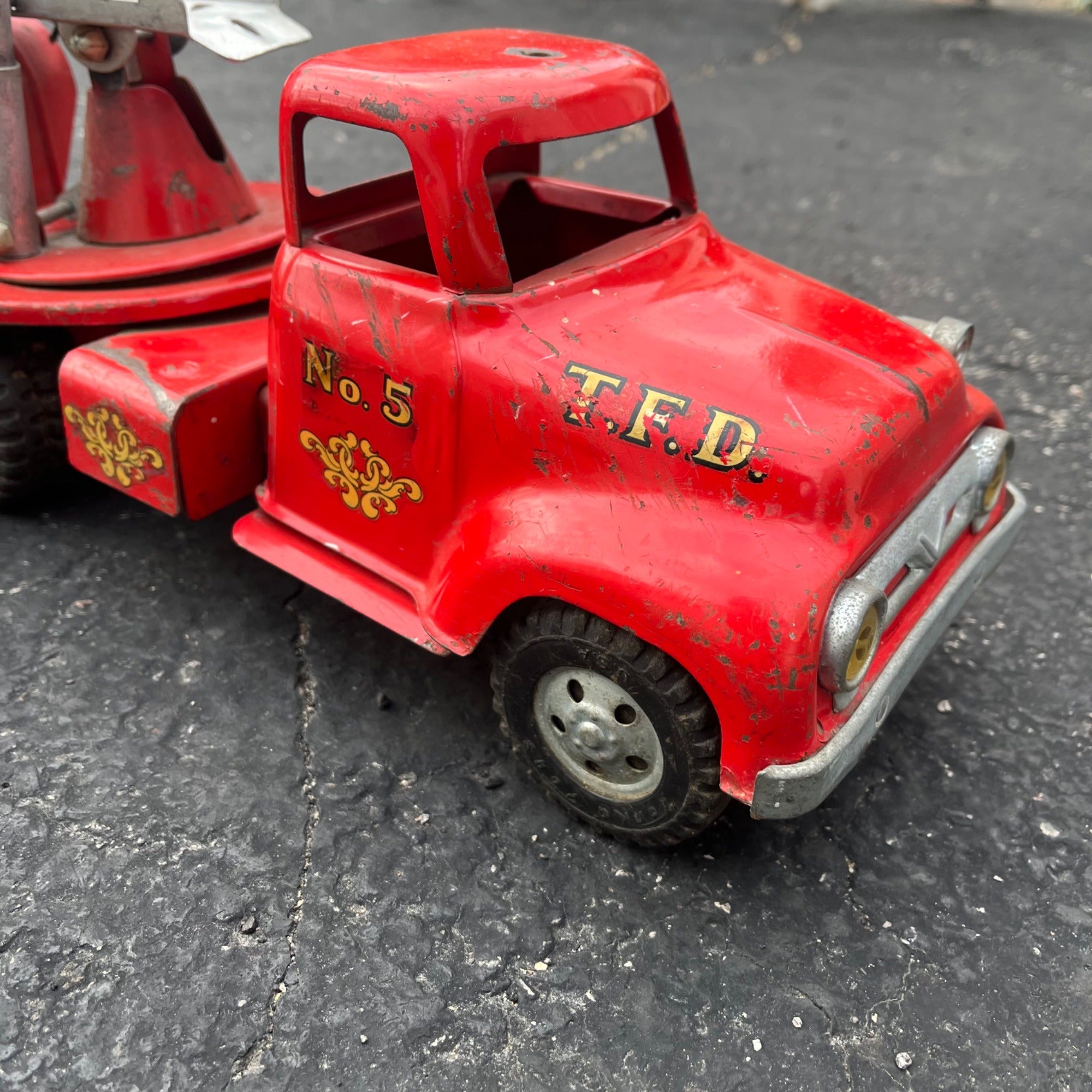 Vintage 1950s Tonka Aerial Ladder Fire Truck No. 5 TFD Pressed Steel Toy