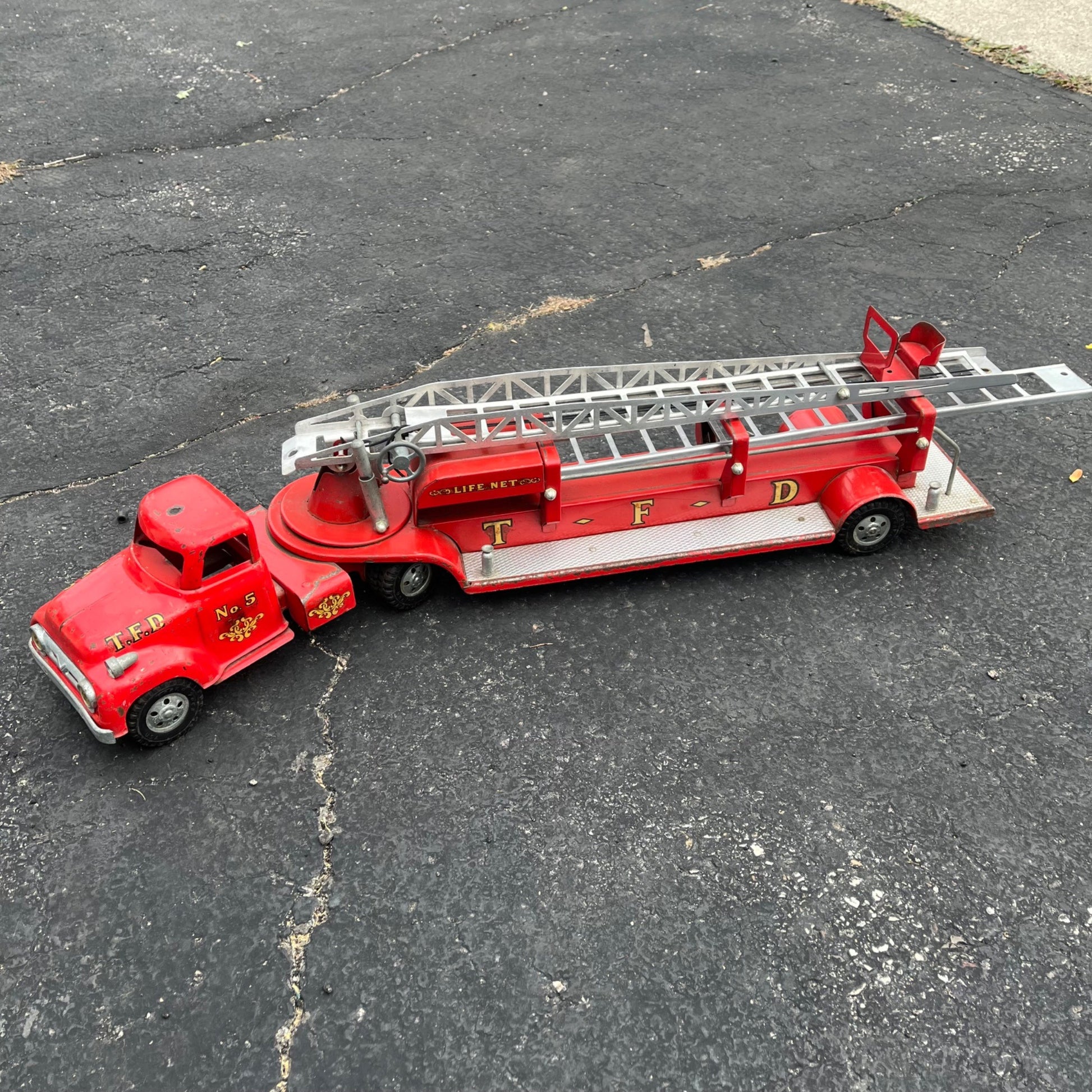 Vintage 1950s Tonka Aerial Ladder Fire Truck No. 5 TFD Pressed Steel Toy