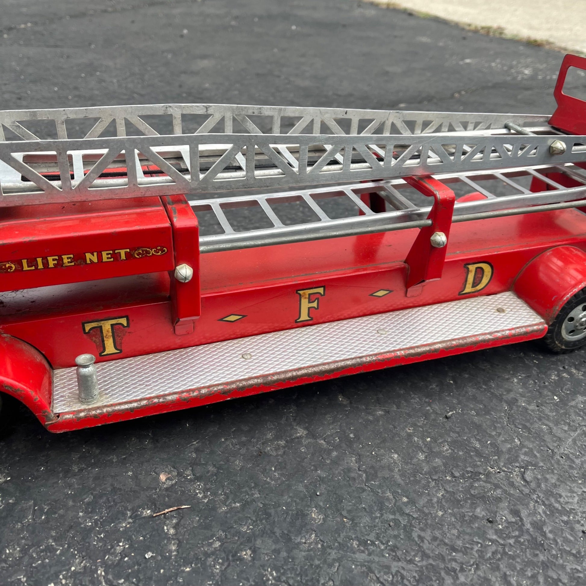 Vintage 1950s Tonka Aerial Ladder Fire Truck No. 5 TFD Pressed Steel Toy