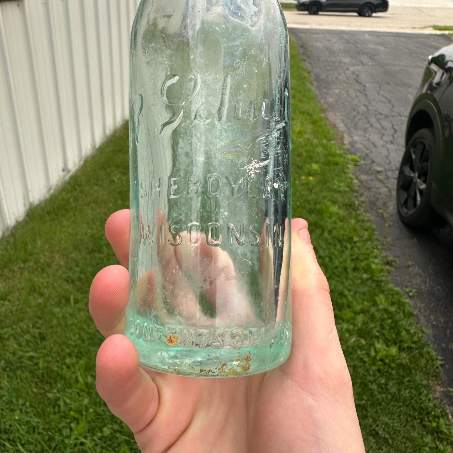 Vintage R. Schultz Aqua Blue Bottle 8 Fl Oz Sheboygan Wis Applied Top
