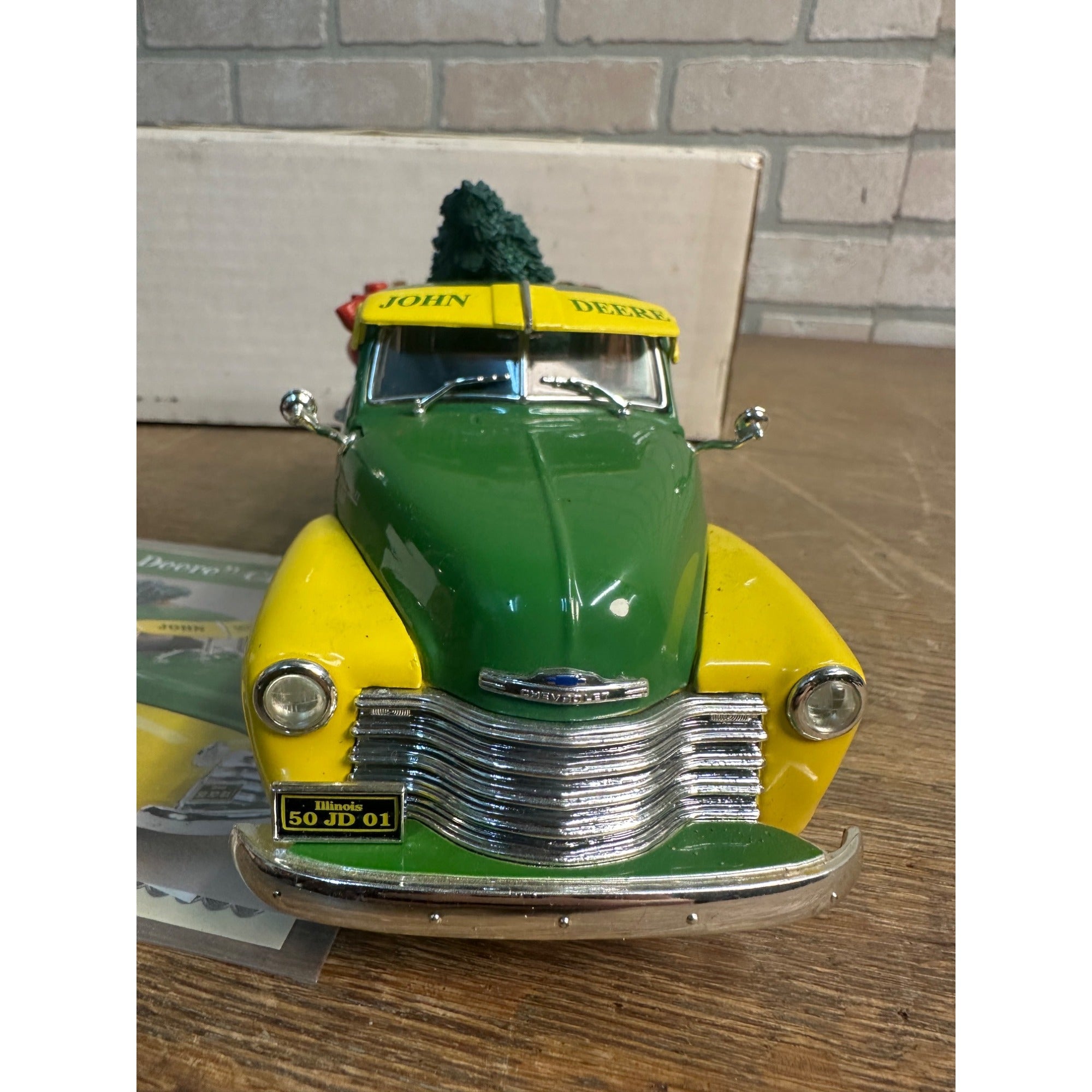 Ertl John Deere 1950 Chevy Pick Up Truck Bringing Home Xmas Tree 1:25 Scale Diecast