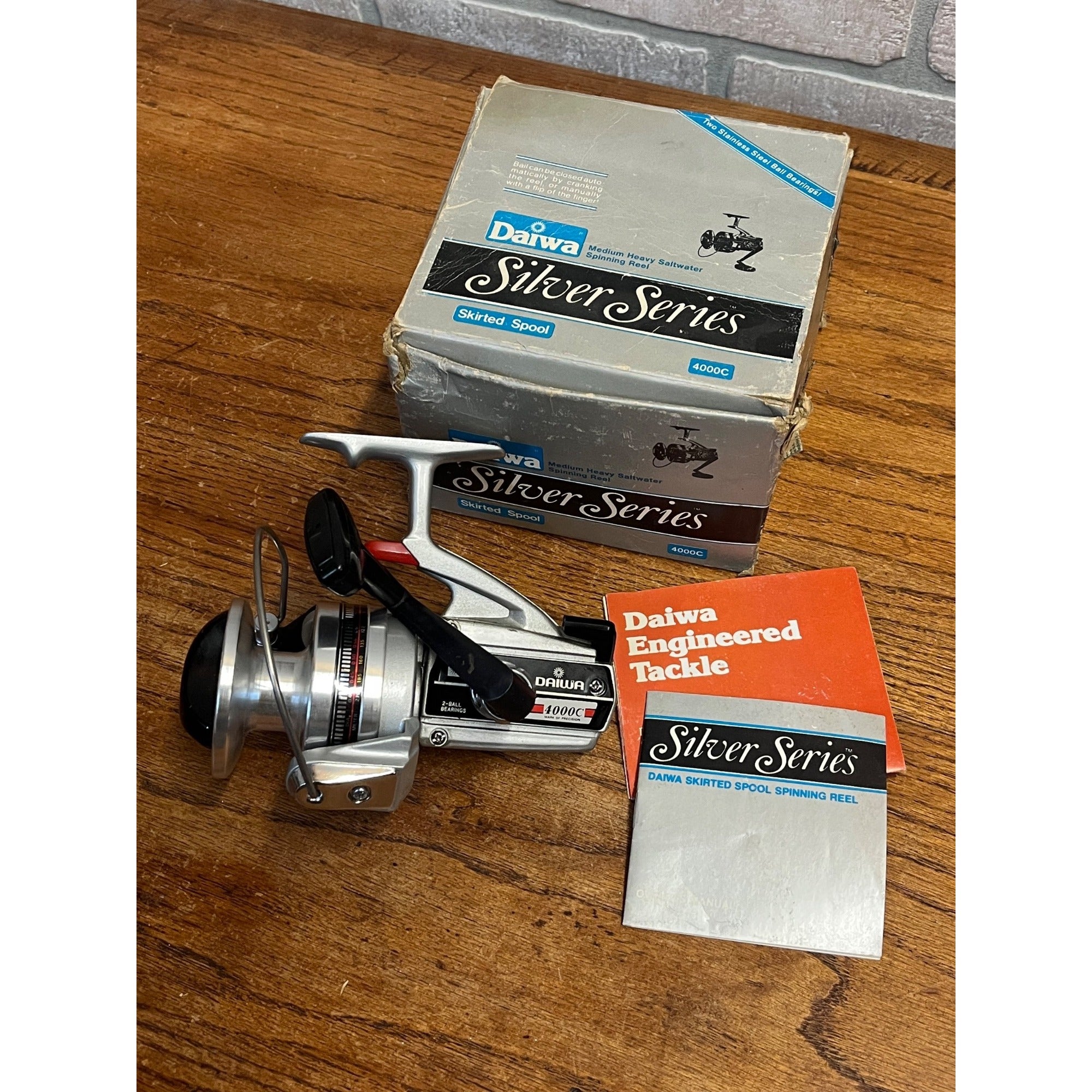 Daiwa 4000C Silver Series Vintage Spinning Fishing Reel W/Box