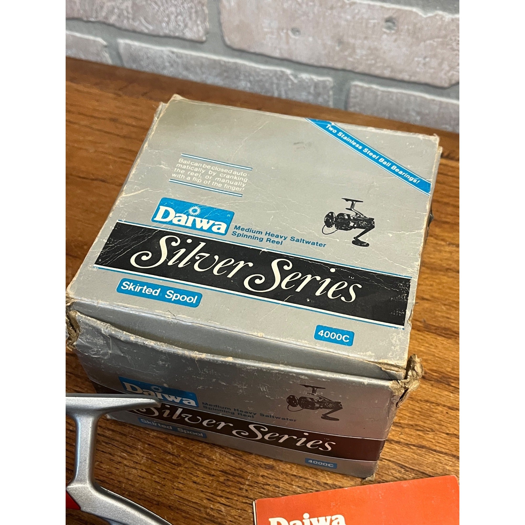 Daiwa 4000C Silver Series Vintage Spinning Fishing Reel W/Box