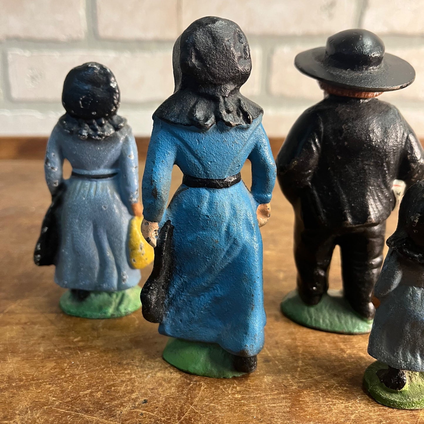 Antique Vintage Cast Iron Metal Amish Family Figures Set