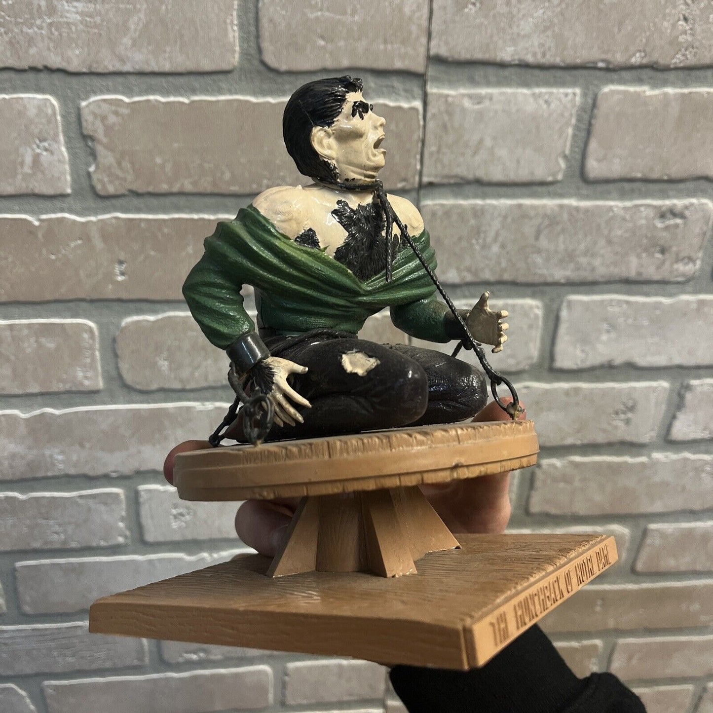 Vintage 1963 Hunchback of Notre Dame Aurora Plastic 7" Figure Model Kit