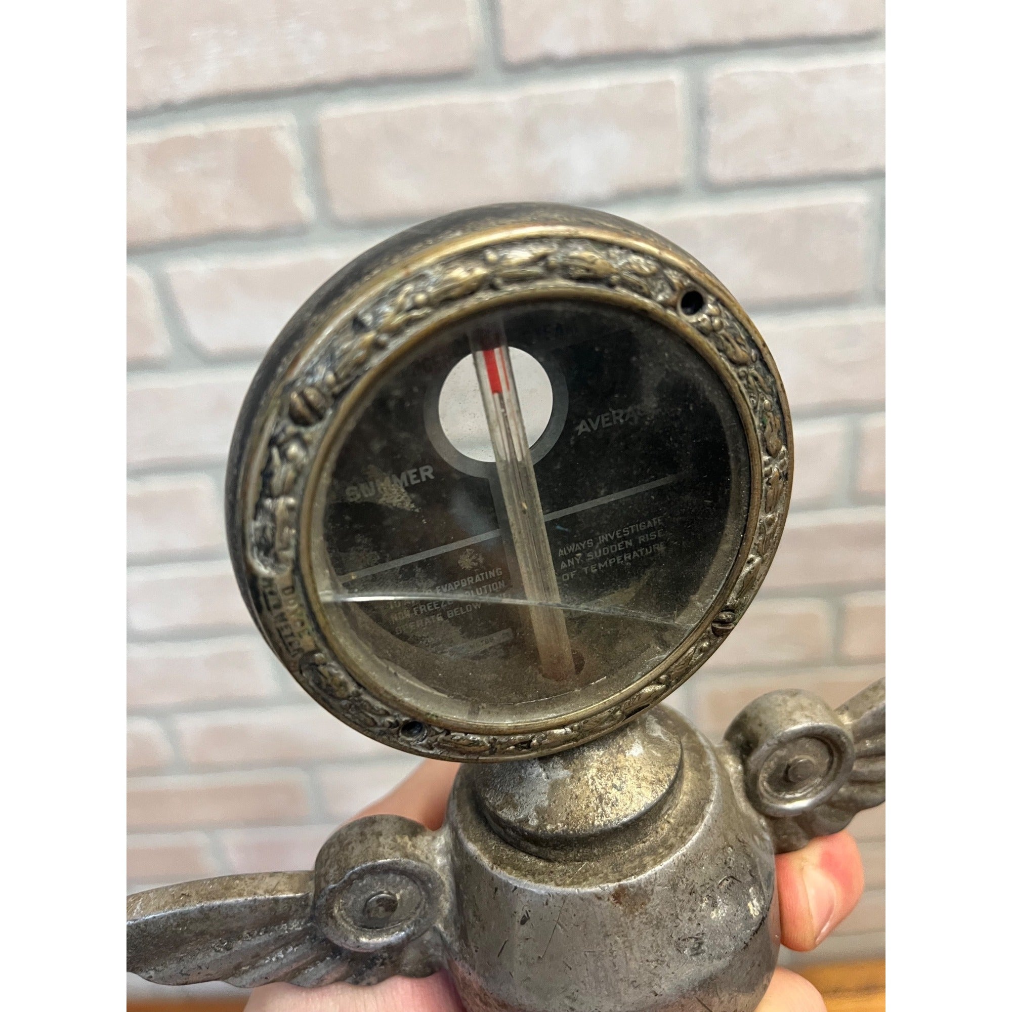Vintage Boyce MotoMeter Flying Wing Universal Radiator Cap Hood Ornament Auto Car