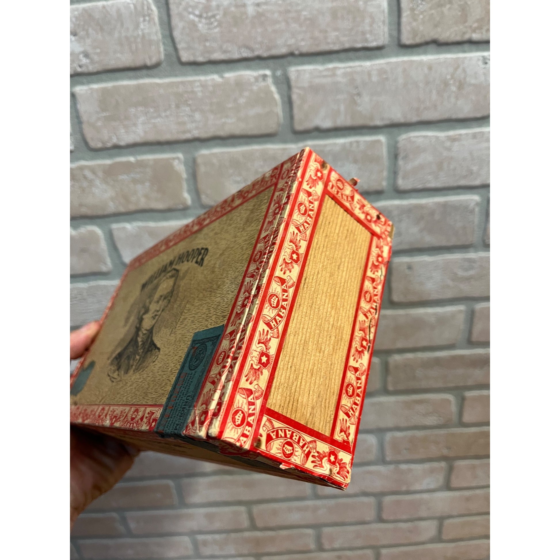 Vintage William Hooper Cigar Box, E. C. Schmidt Maker, Appleton, Wisconsin