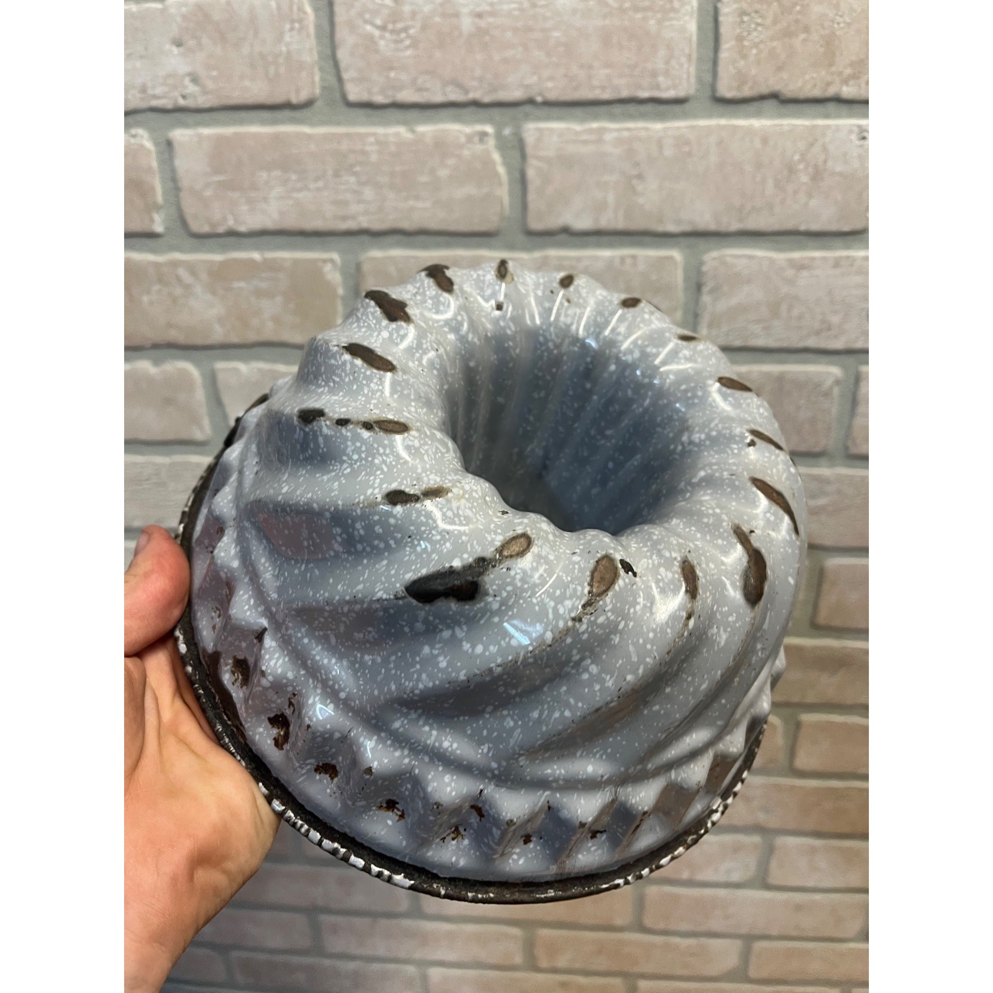 Antique Primitive Grey and White Speckled Enamel Graniteware Bundt Cake Pan/Farmhouse Decor