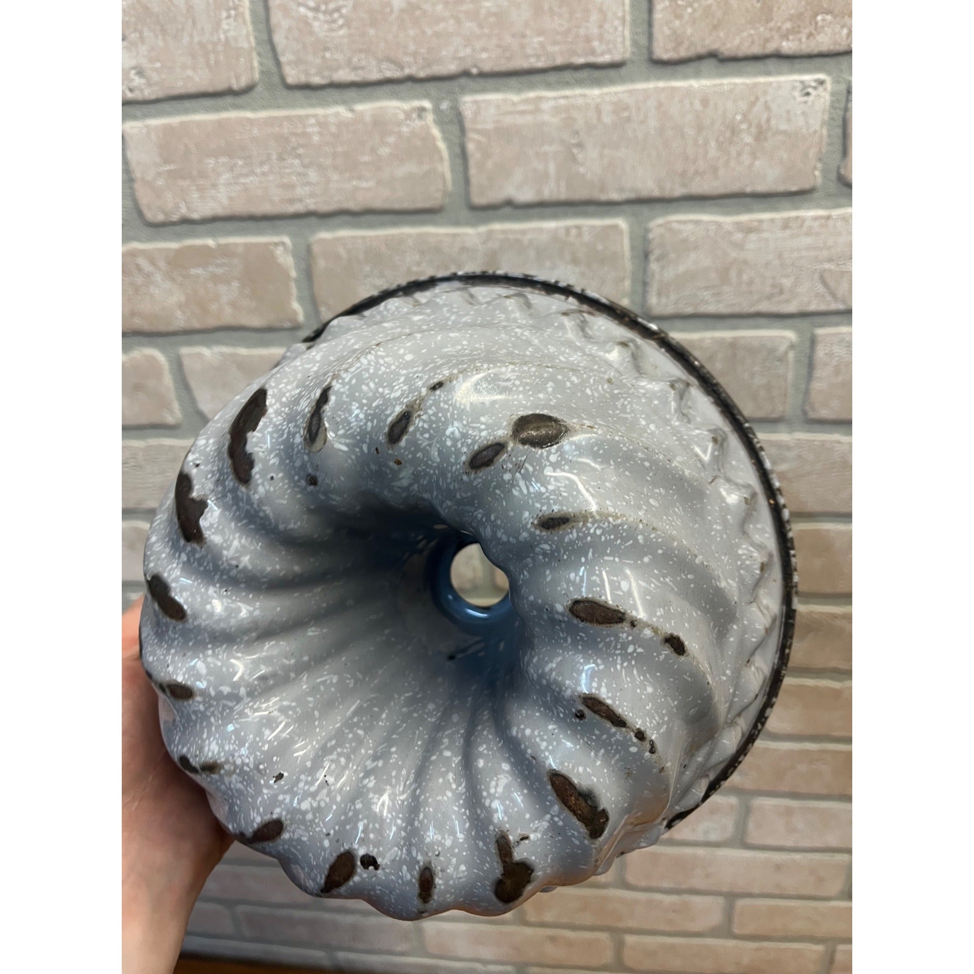 Antique Primitive Grey and White Speckled Enamel Graniteware Bundt Cake Pan/Farmhouse Decor