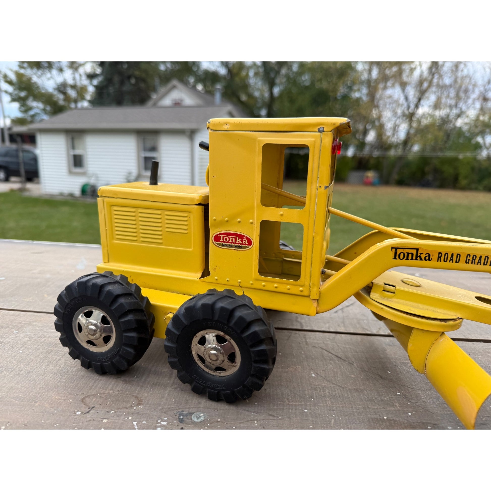 Vintage Tonka Yellow Road Grader Construction Pressed Steel Toy No. 512