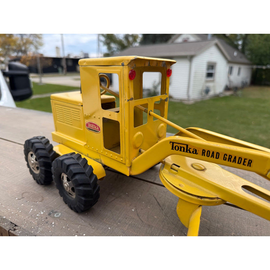 Vintage Tonka Yellow Road Grader Construction Pressed Steel Toy No. 512