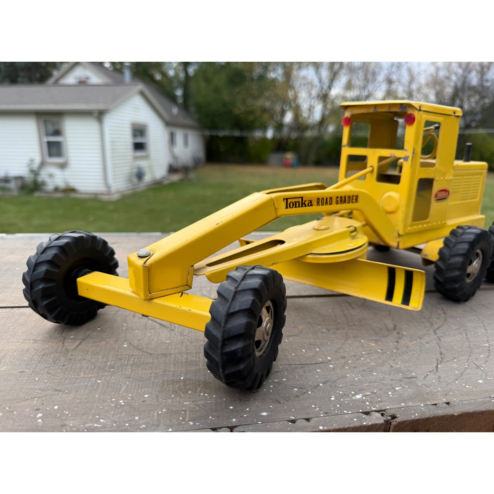 Vintage Tonka Yellow Road Grader Construction Pressed Steel Toy No. 512