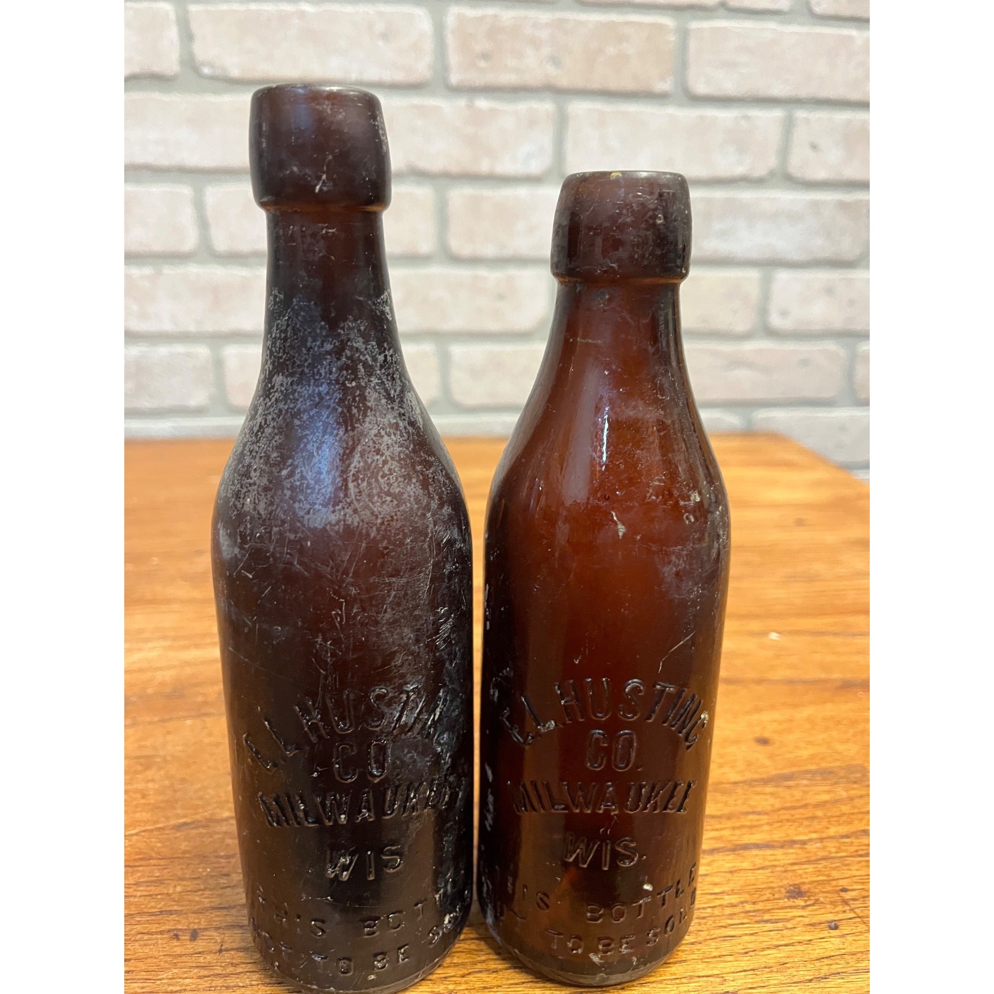 Early Lot (2) EL Husting Milwaukee Amber Bottles Wisconsin