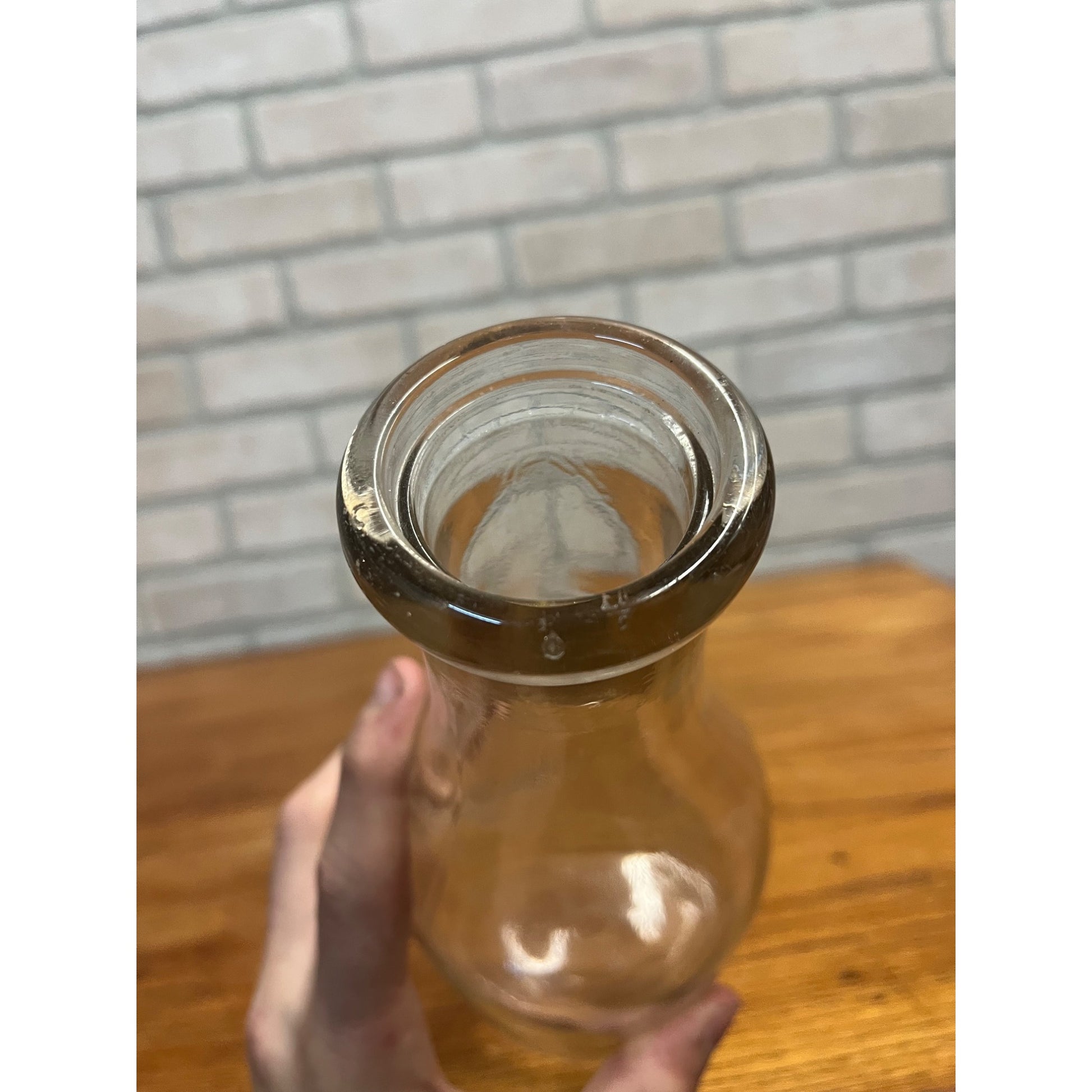 SCARCE Cedar Lake Dairy Riesch West Bend Wis Quart Bottle WI Wisconsin