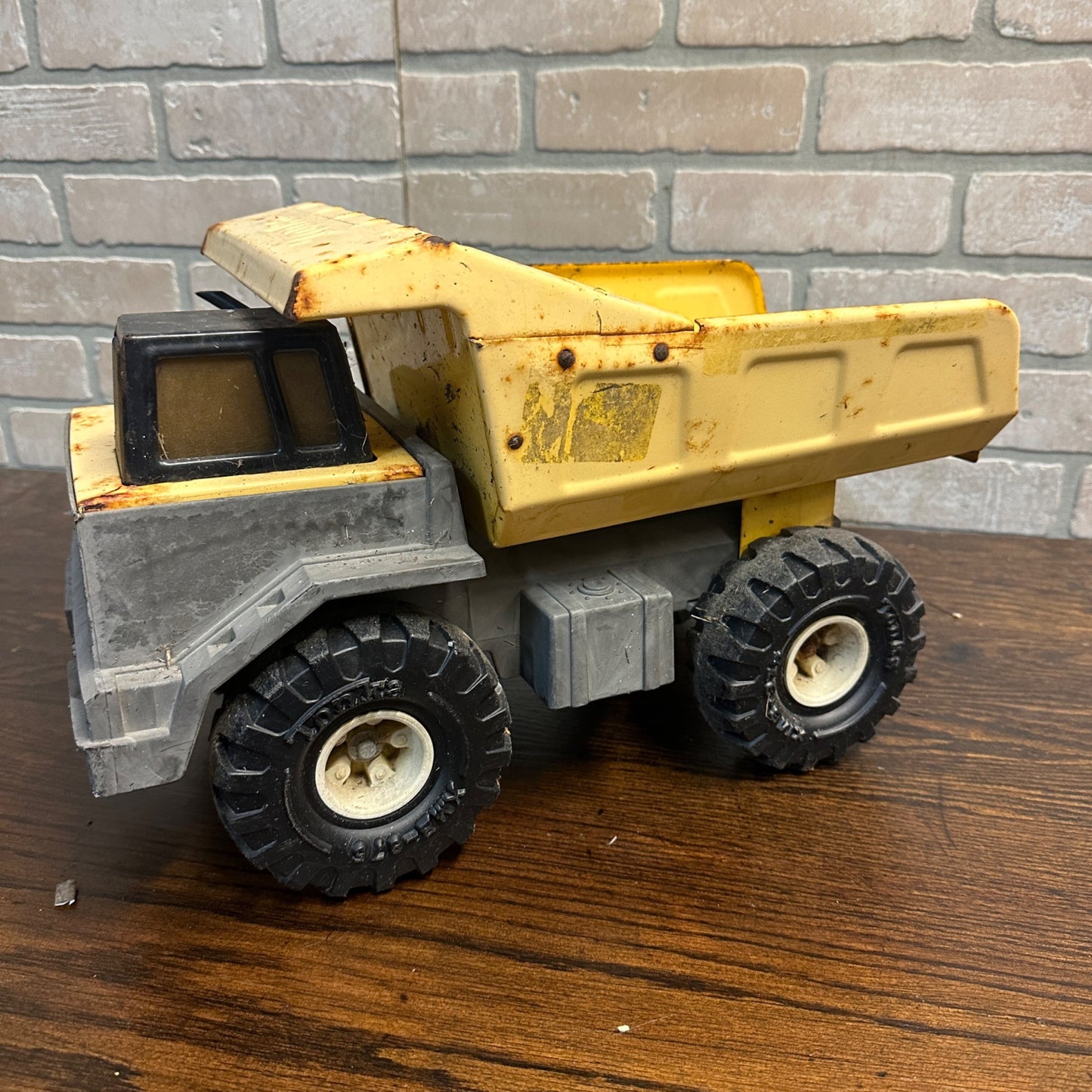 Vintage Large Tonka Dump Truck, Yellow XMB-975 Tires, Pressed Metal For parts