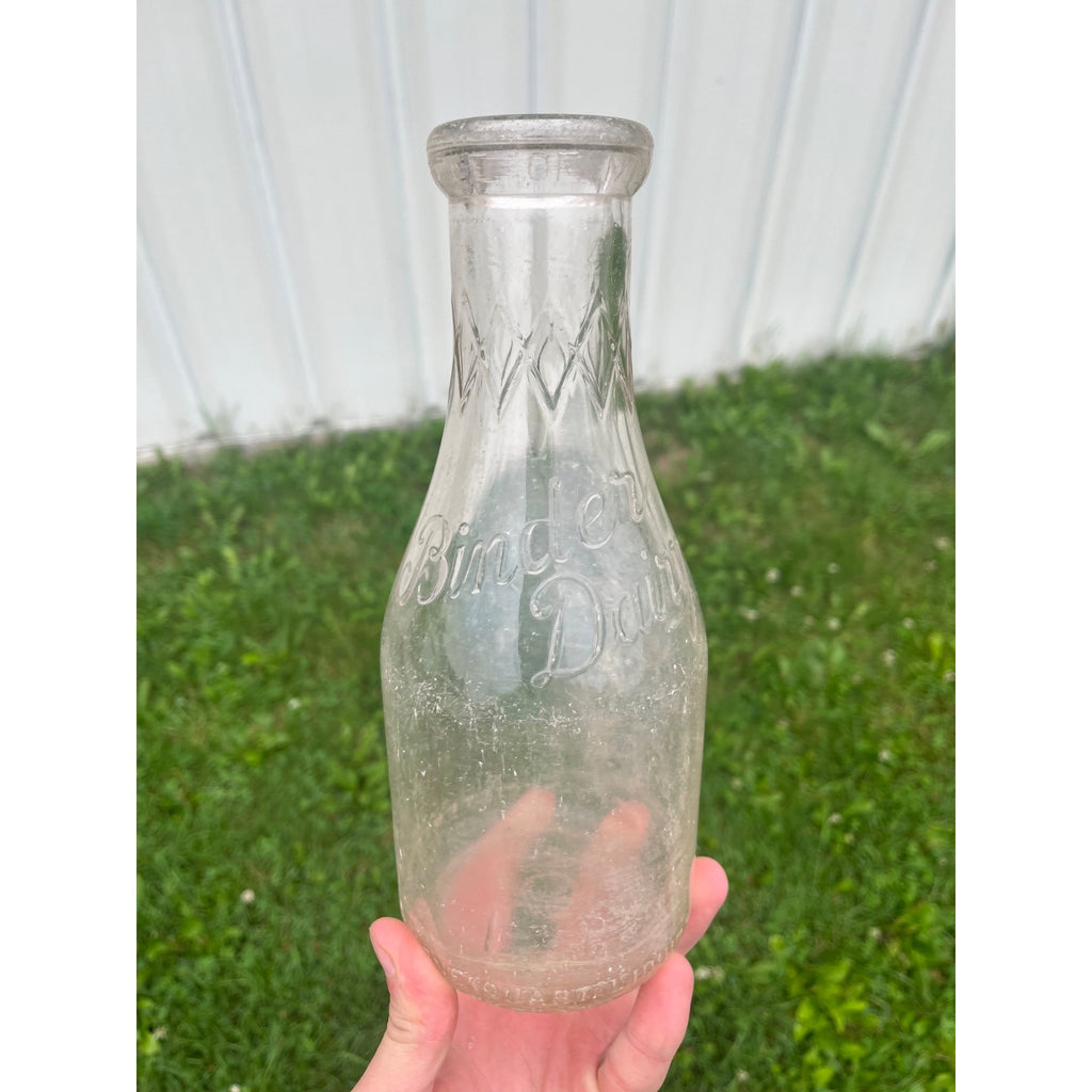 Vintage 1940s Binder Dairy Oshkosh Wisconsin Embossed Quart Milk Bottle Wis WI