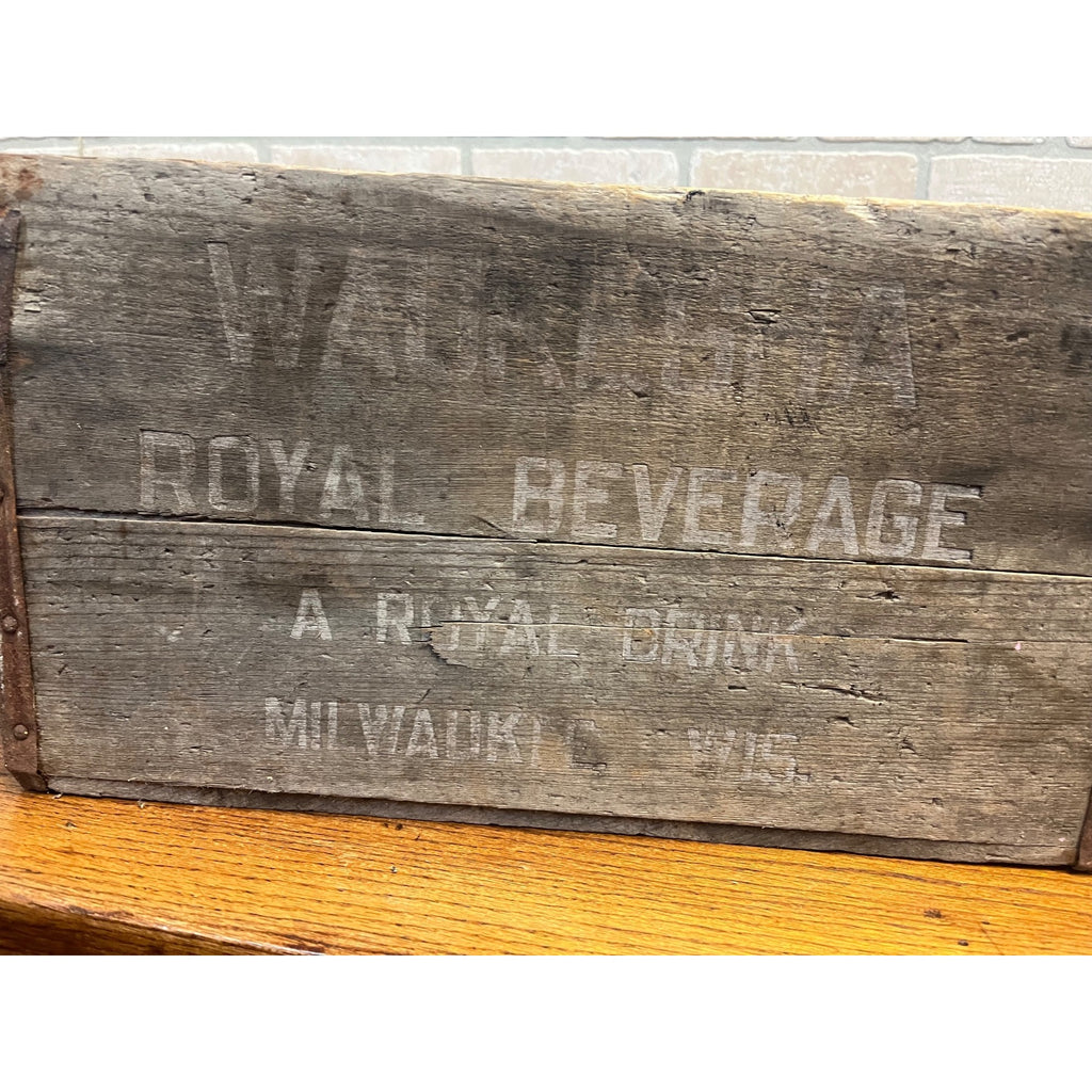 RARE Vintage Waukesha Royal Beverages Soda Bottle Wooden Crate Case Milwaukee WI