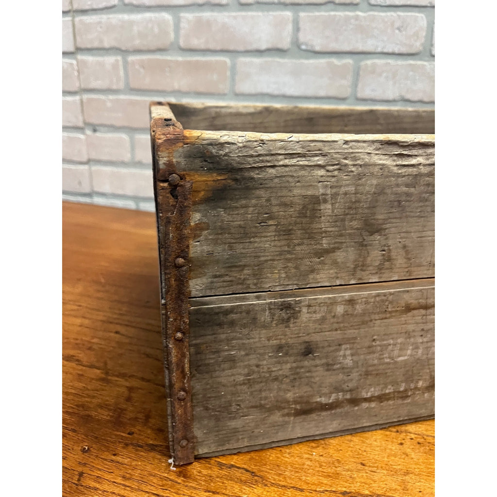 RARE Vintage Waukesha Royal Beverages Soda Bottle Wooden Crate Case Milwaukee WI