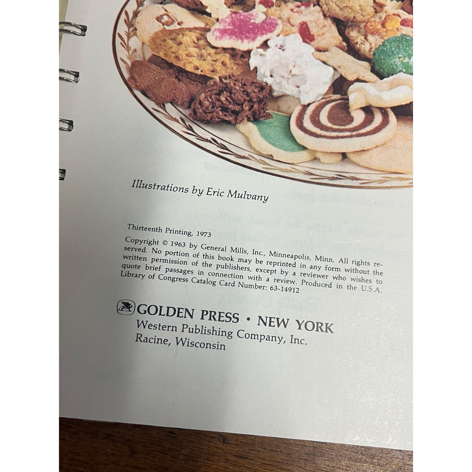 Betty Crocker's Cooky Book Illustrated 1973 Edition Recipes Spiral Binding