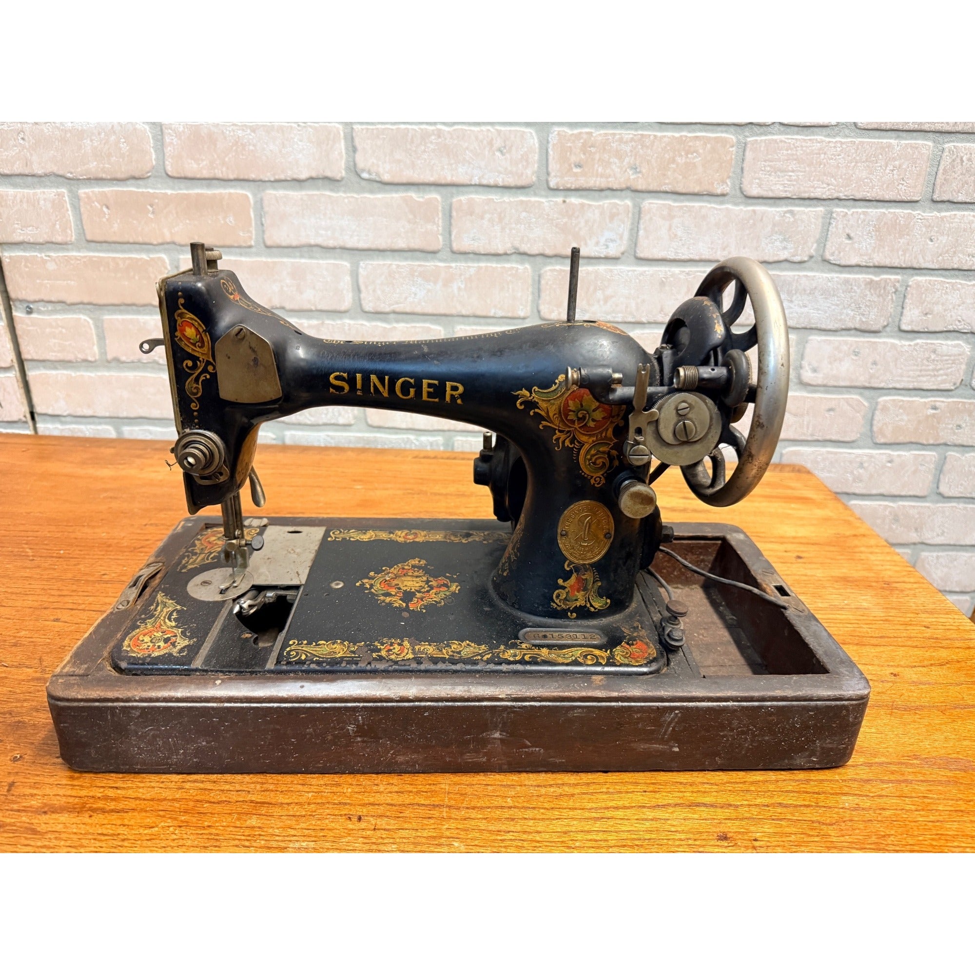 ANTIQUE SINGER SEWING MACHINE MODEL 128 LA VENCEDORA HAND CRANK - Parts / Repair