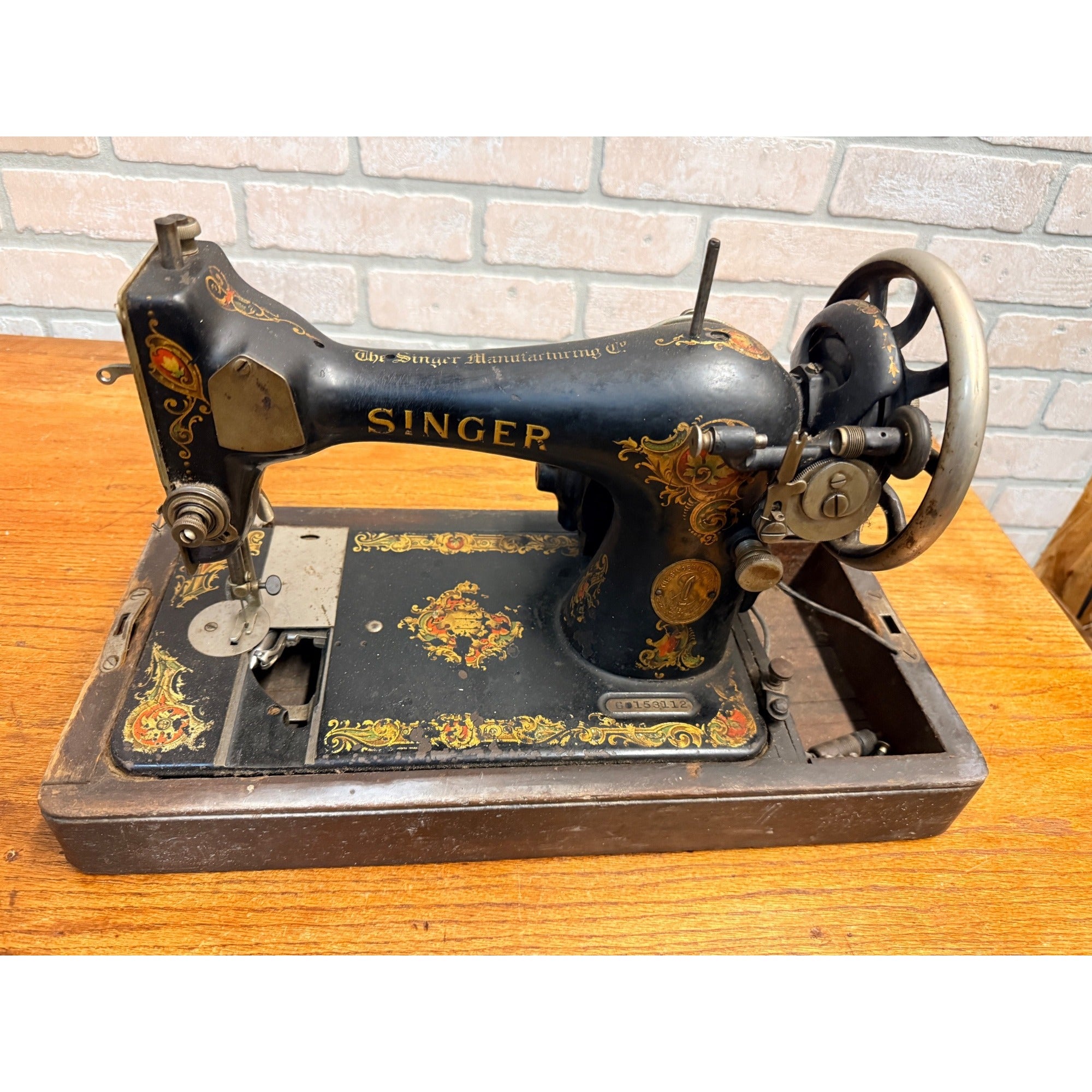 ANTIQUE SINGER SEWING MACHINE MODEL 128 LA VENCEDORA HAND CRANK - Parts / Repair