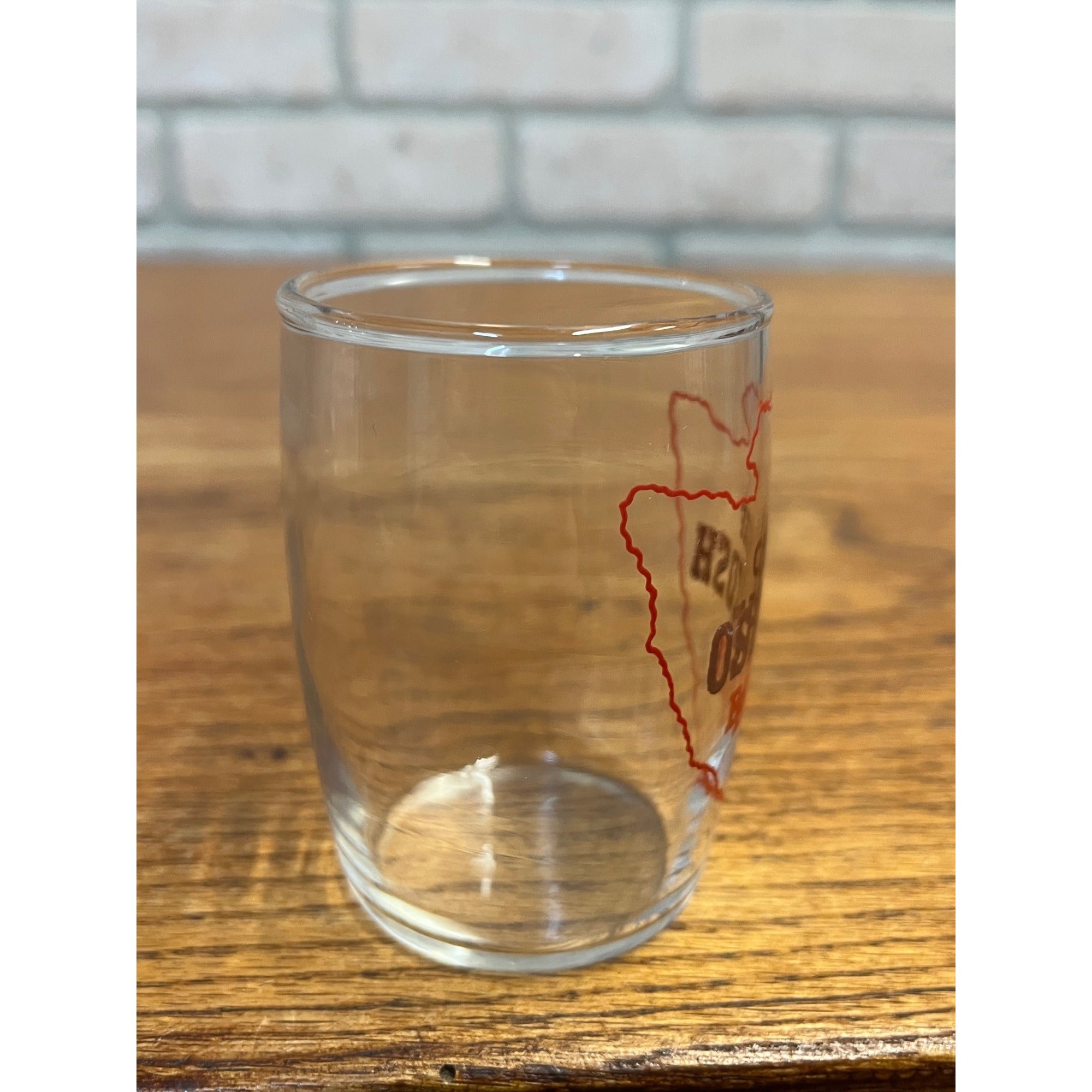 Chief Oshkosh Barrel Beer Glass ACL Oshkosh Wisconsin Brown and Red Variation