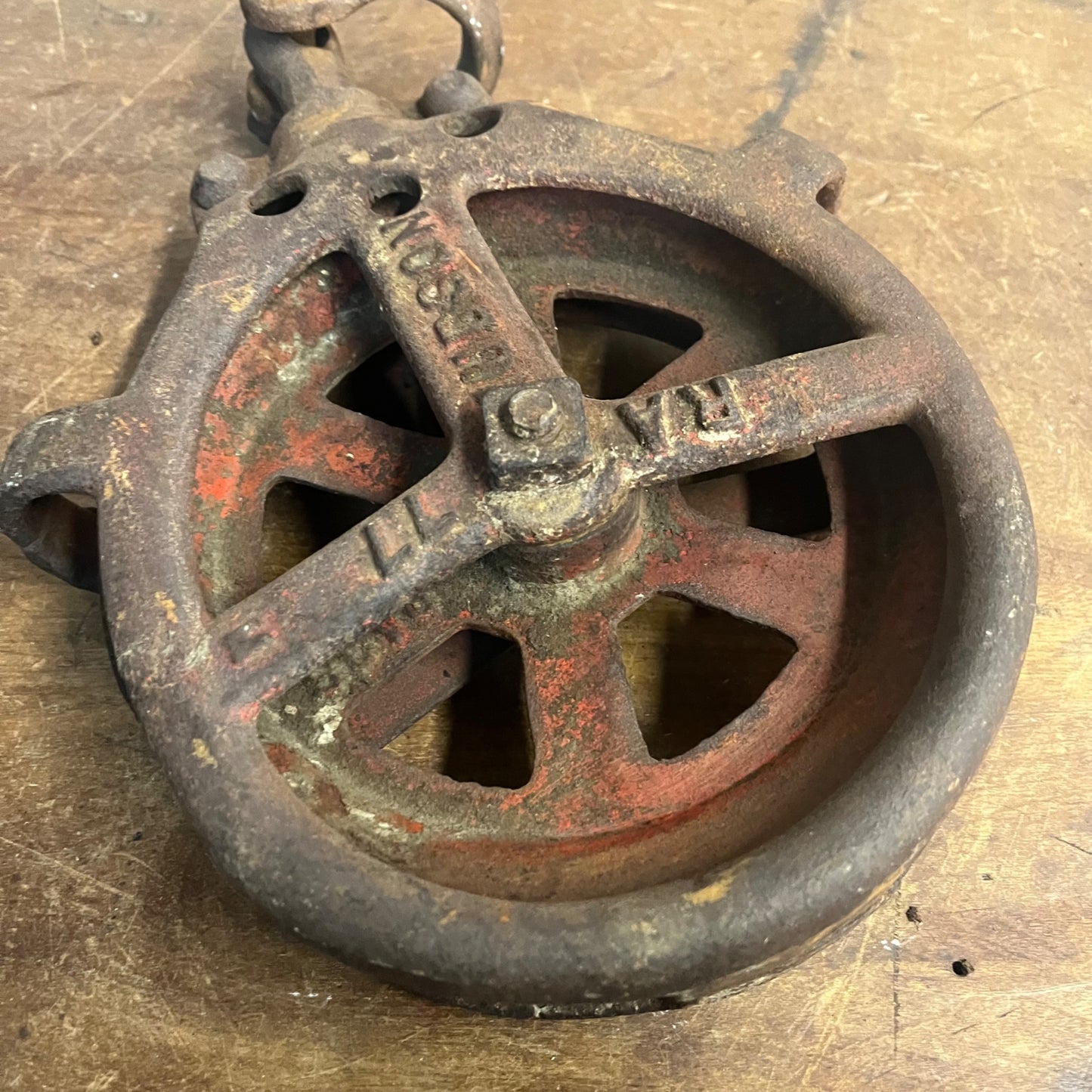 Antique Hudson Cast Iron Farm Barn Trolley Drop Pulley RA 77 - Excellent!