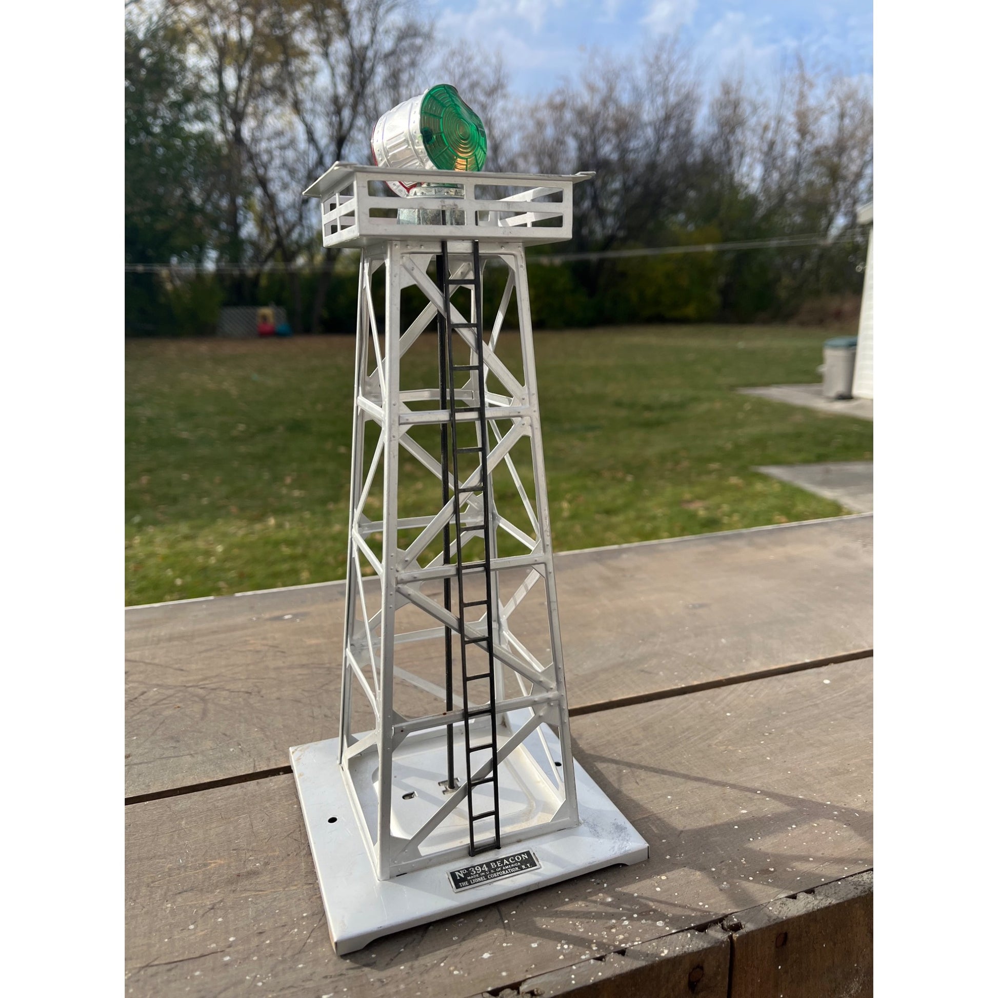 Vintage Lionel No.394 Beacon Tower Light