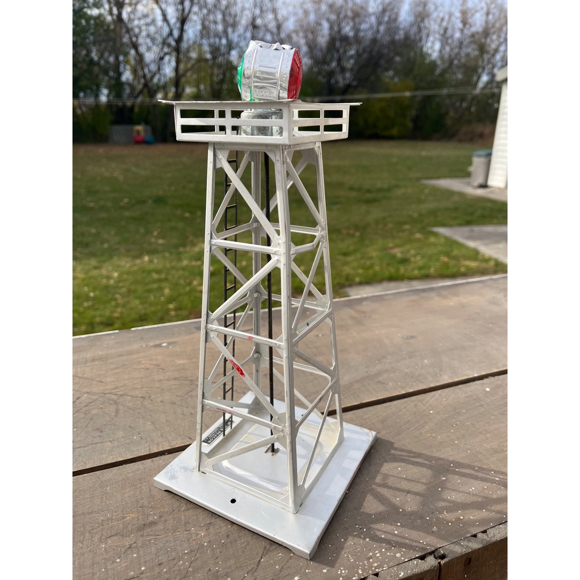 Vintage Lionel No.394 Beacon Tower Light