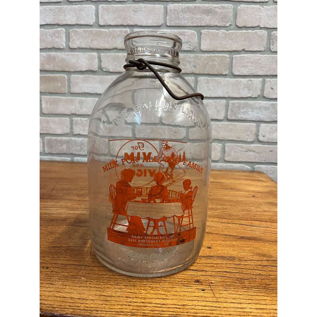 Antique Dairy Specialties Chicago Gallon Milk Bottle ACL Orange Skiing Graphics