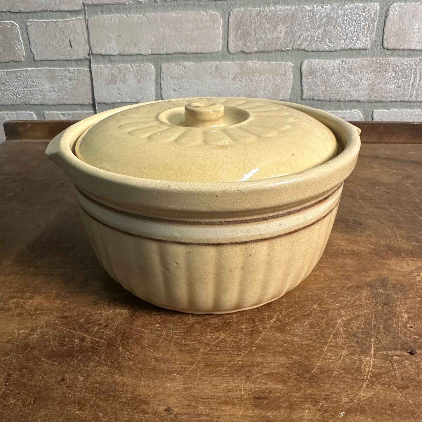 ANTIQUE RED WING SAFFRON WARE POTTERY CASSEROLE W/ LID