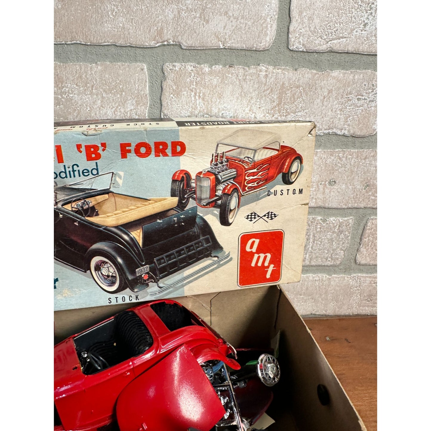 AMT 3 IN 1 '32 MODEL B FORD SPORT ROADSTER #332 KIT - PARTIALLY BUILT