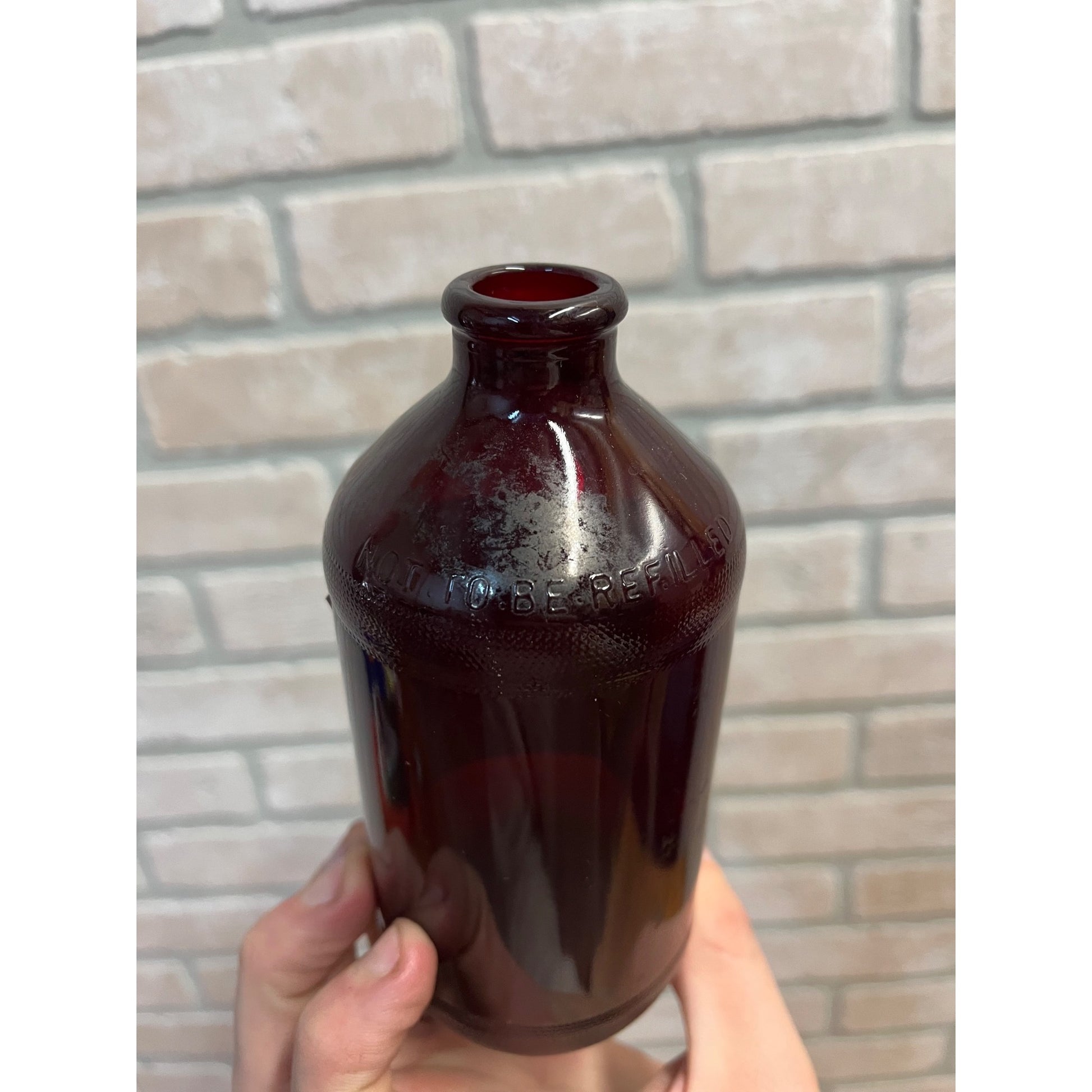 Vintage Royal Ruby Red Schlitz Beer Bottle Anchor Glass 1963 w/ Label Cone Top