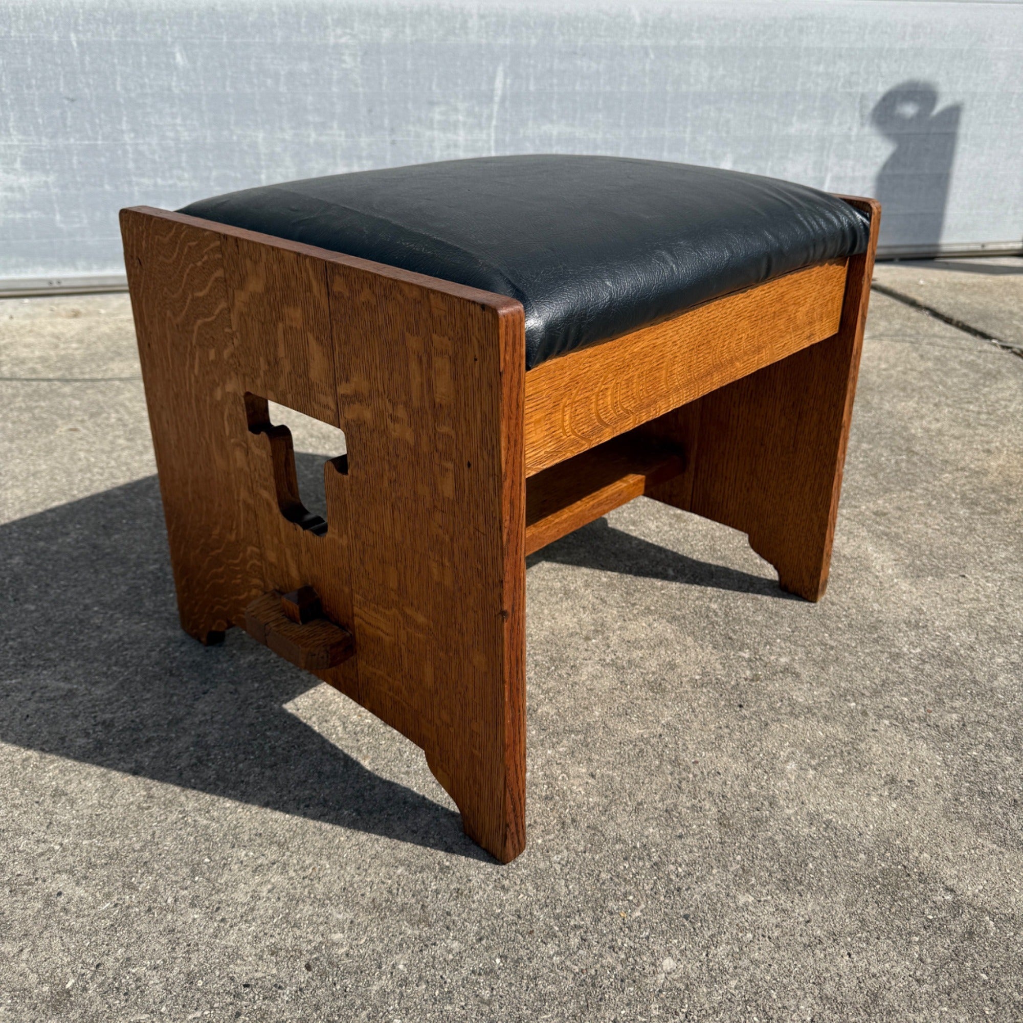 Vintage Arts & Crafts Quartersawn Oak Footstool Foot Rest Black Leater