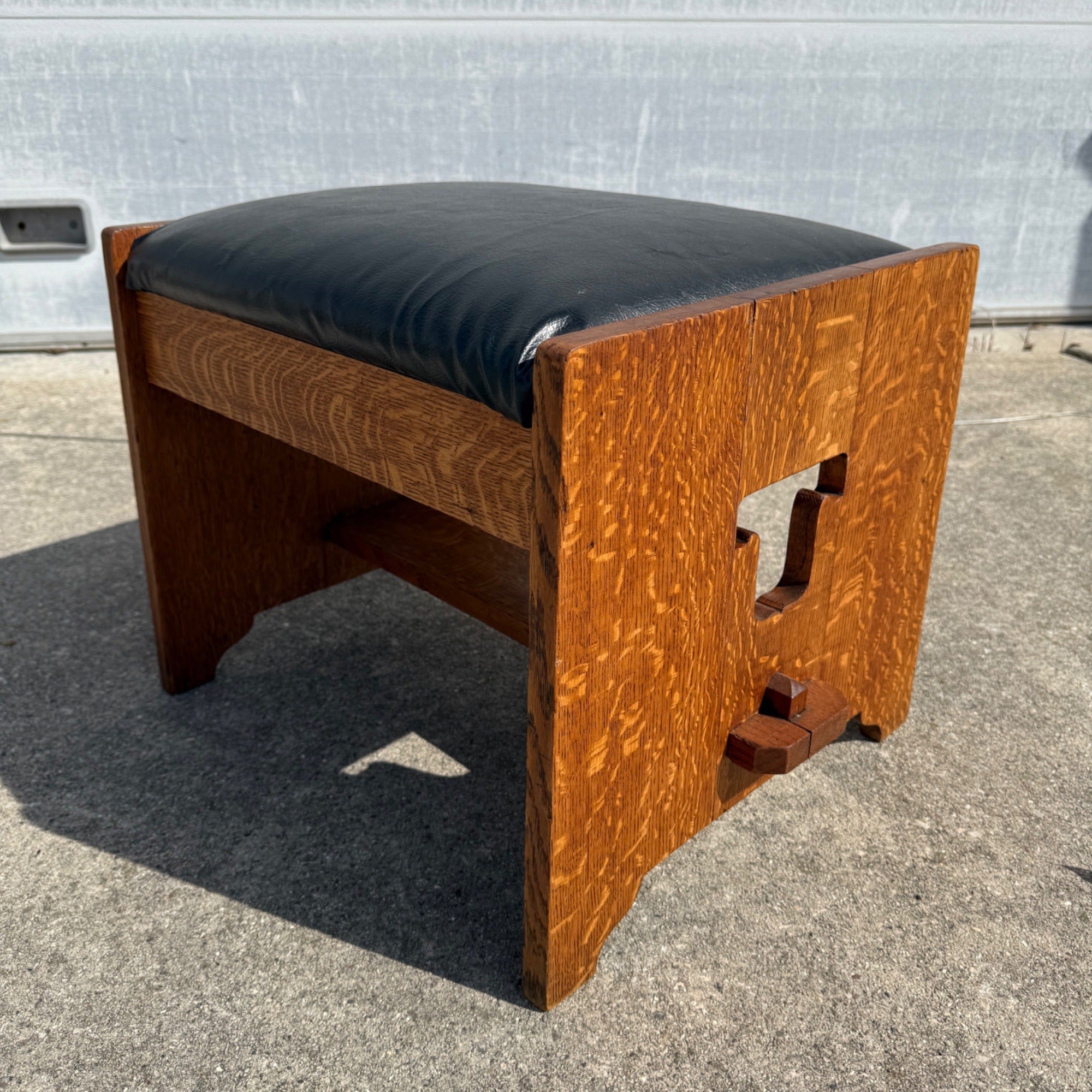 Vintage Arts & Crafts Quartersawn Oak Footstool Foot Rest Black Leater