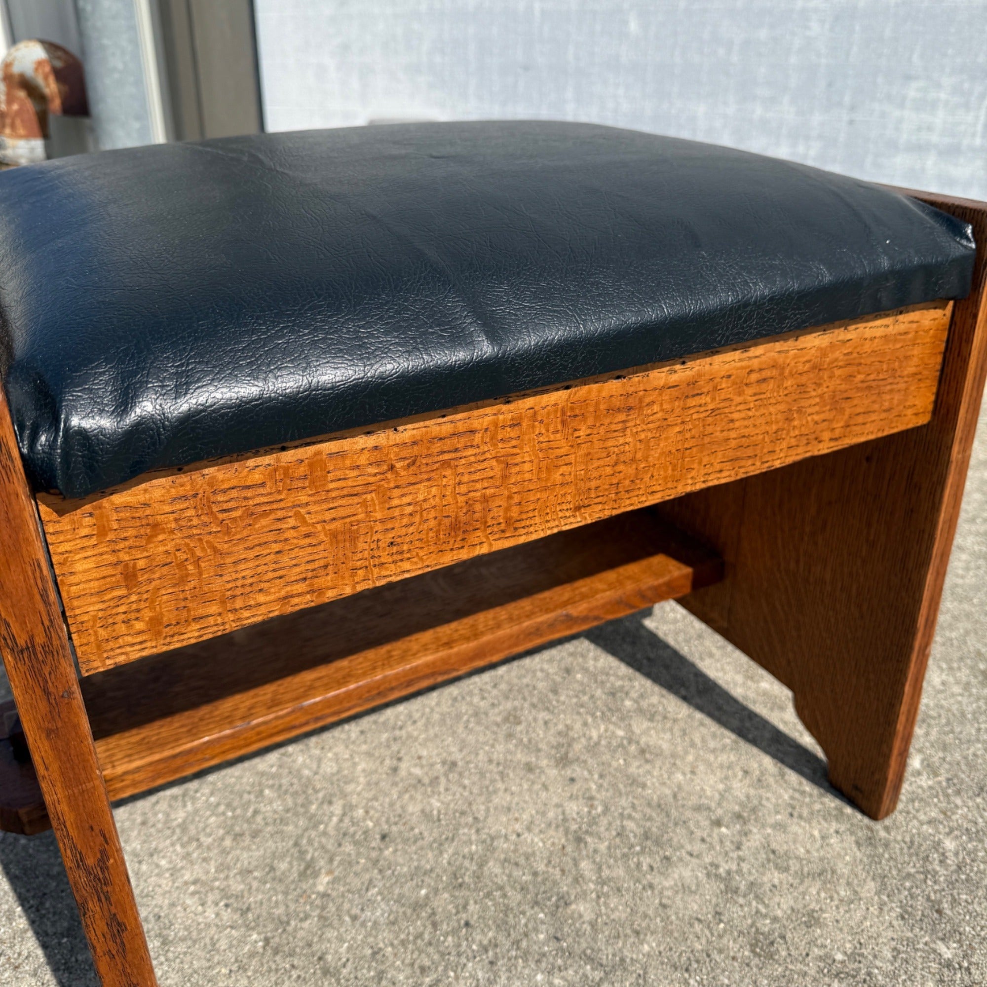 Vintage Arts & Crafts Quartersawn Oak Footstool Foot Rest Black Leater